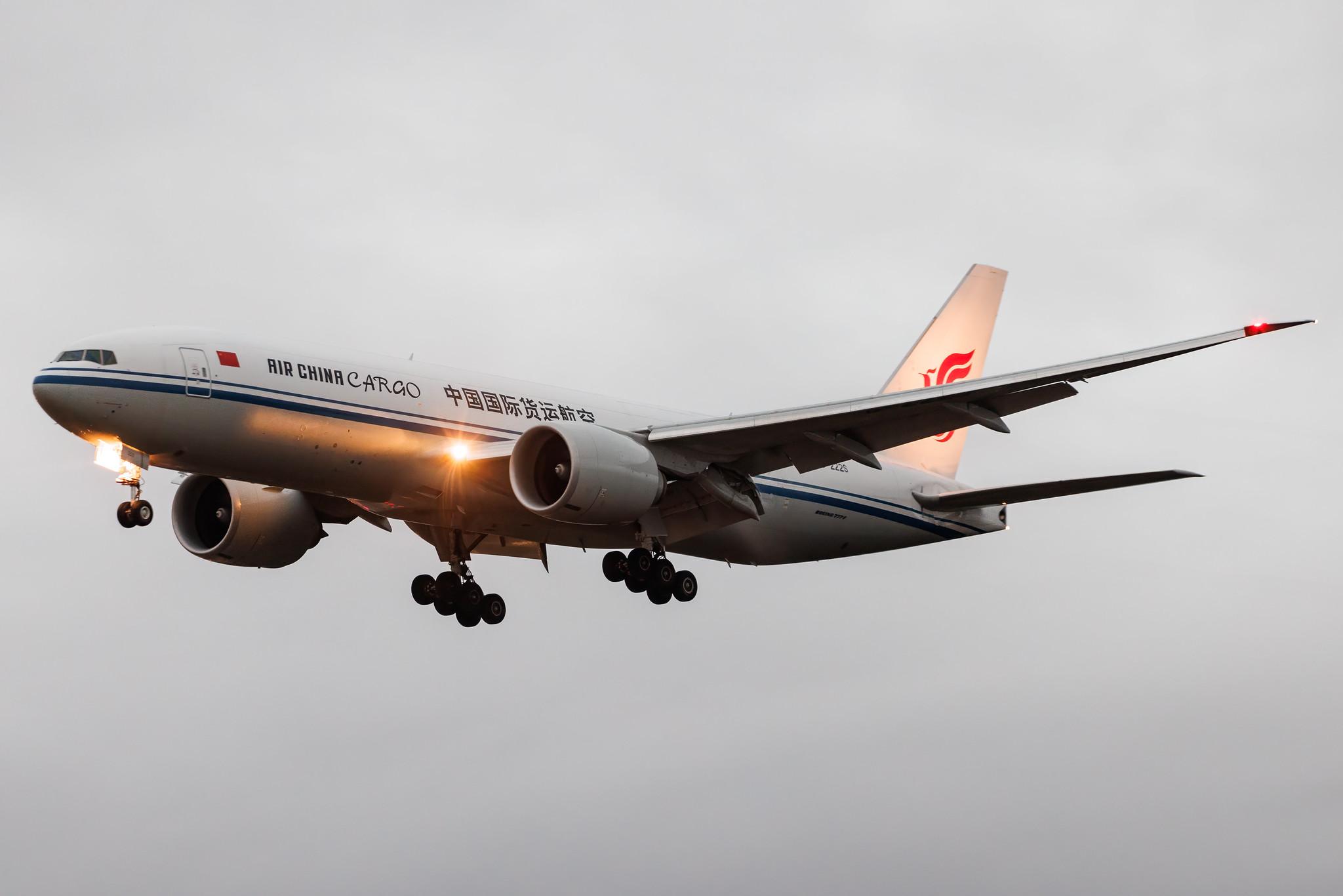 Frankfurt Airport: Air China Cargo (/ CAO) | Boeing 777-F B77L | B-222S | MSN 67833