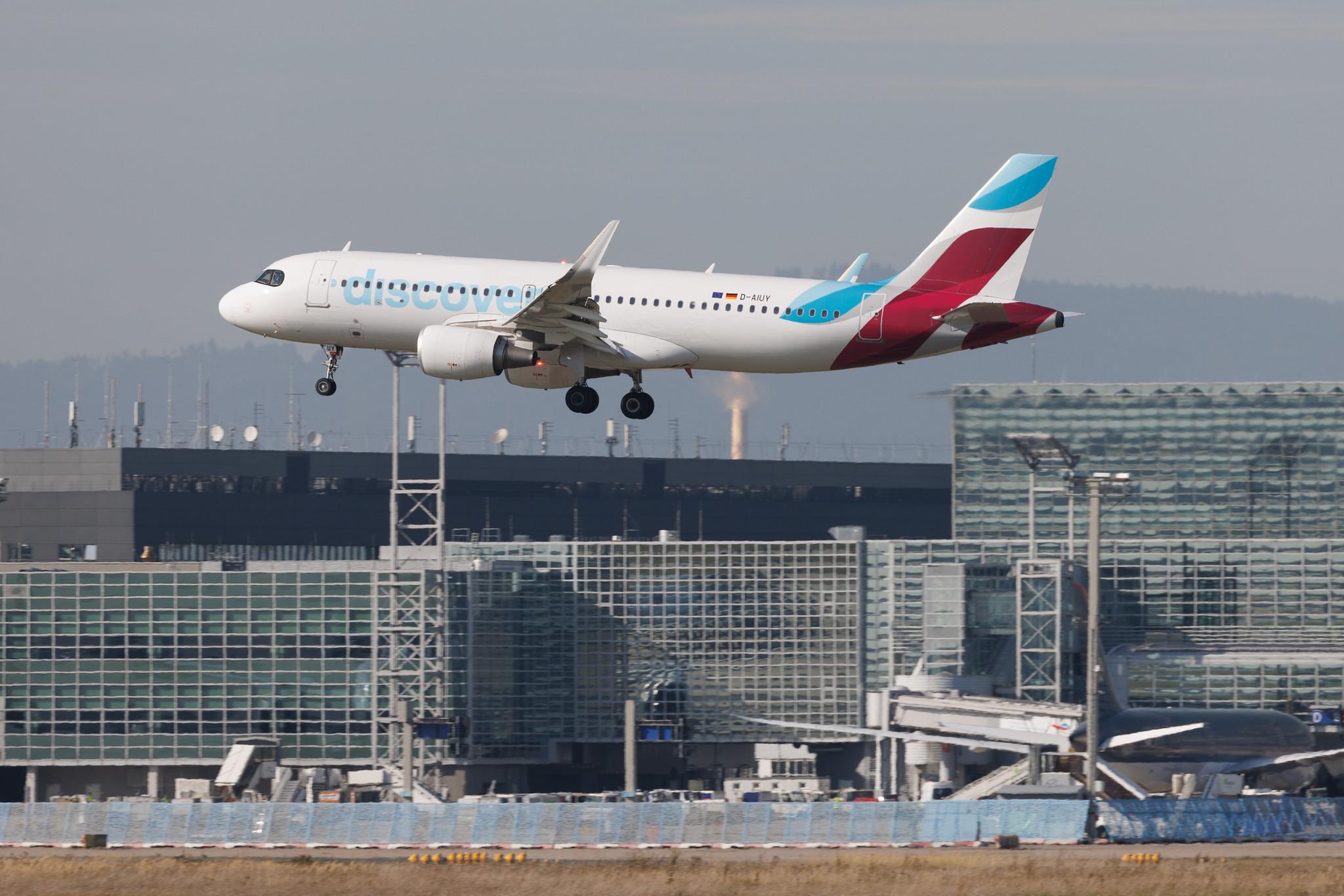 Frankfurt Airport: Discover Airlines (4Y / OCN) | Airbus A320-214 A320 | D-AIUY | MSN 7355