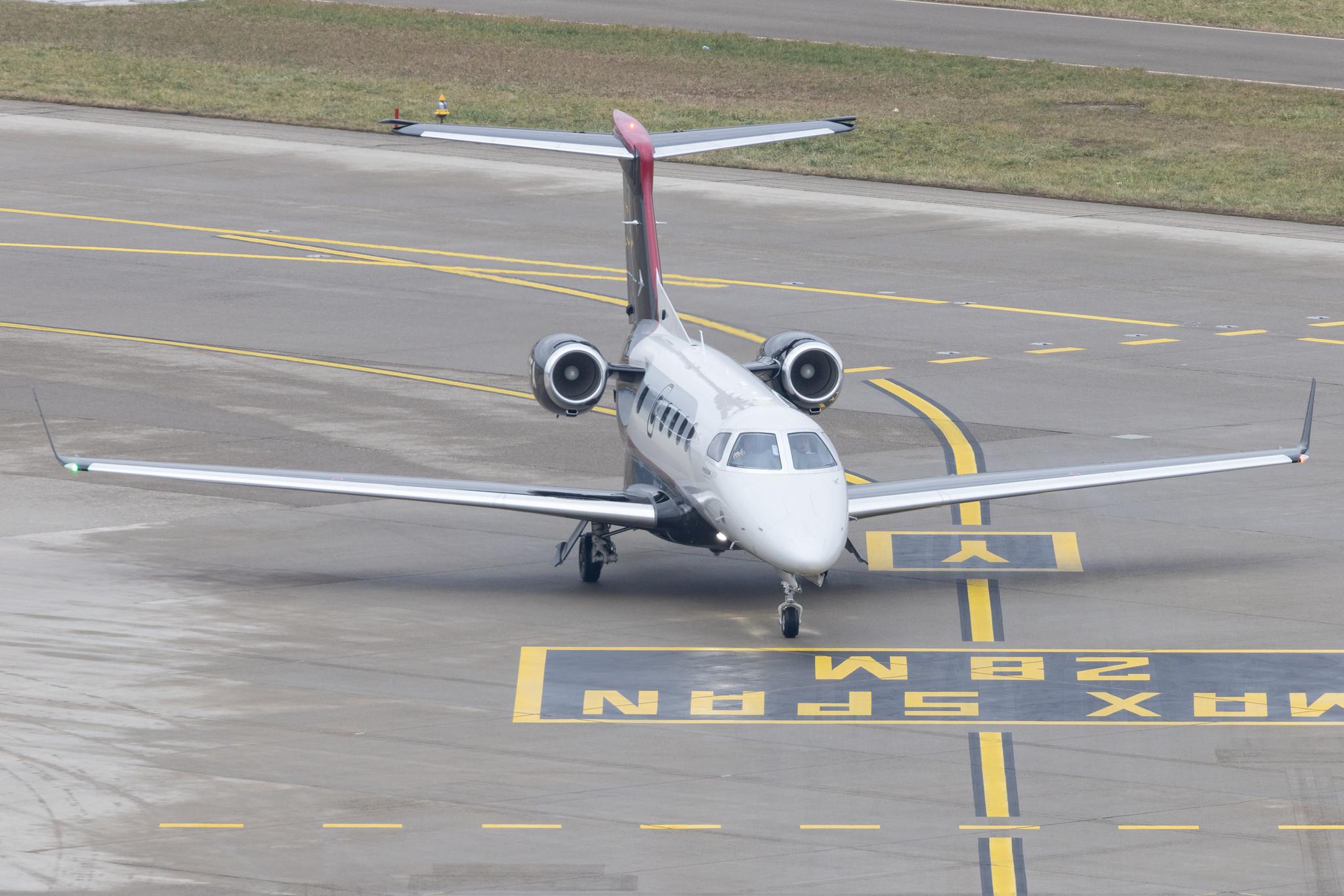 Flughafen Zürich: Scanwings (/ ABF) | Embraer Phenom 300 E55P | OH-TFA | MSN 50500476
