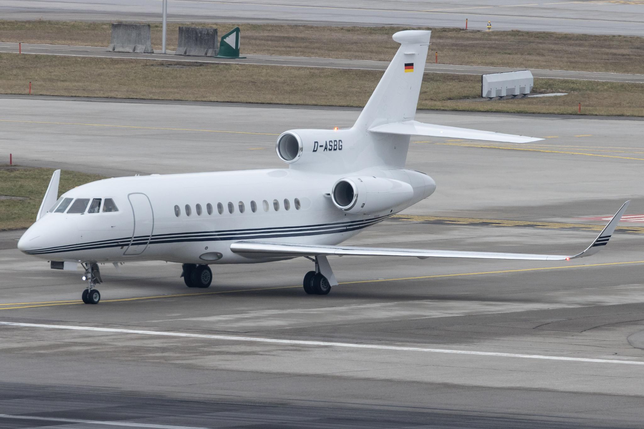 Flughafen Zürich: Airservices Bremgarten | Dassault Falcon 900LX F900 | D-ASBG | MSN 141