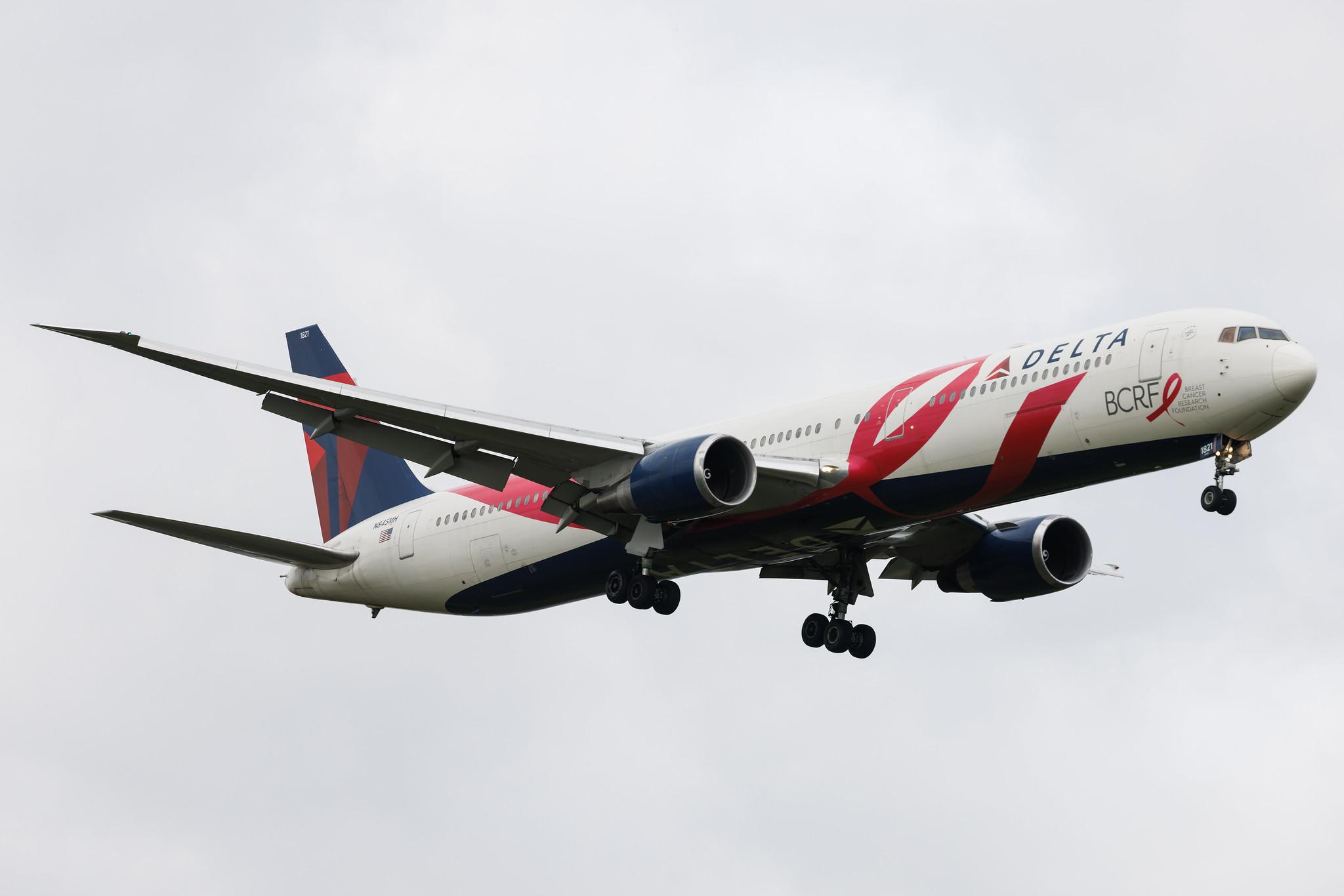 London Heathrow: Delta Air Lines (DL / DAL) | Livery: BCRF Livery | Boeing 767-432(ER) B764 | N845MH | MSN 29719
