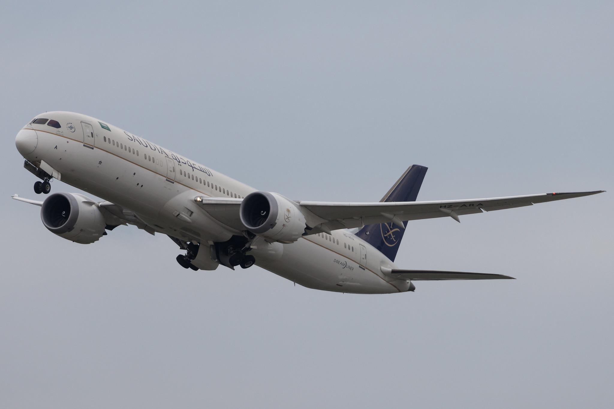London Heathrow: Saudia (SV / SVA) | Boeing 787-9 Dreamliner B789 | HZ-ARA | MSN 41544