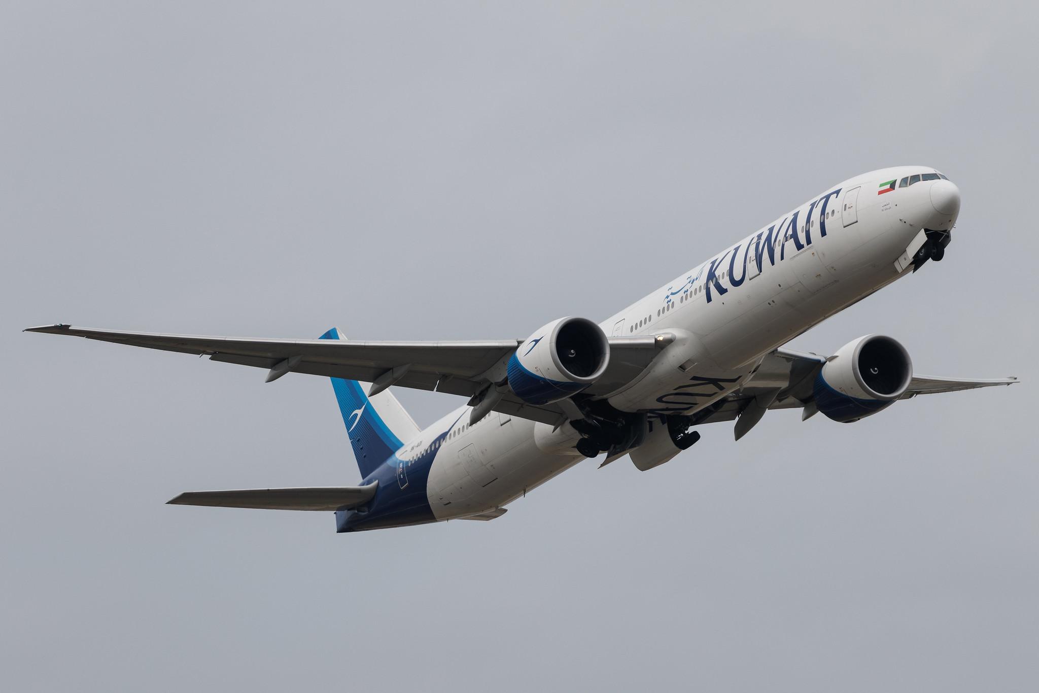 London Heathrow: Kuwait Airways (KU / KAC) | Boeing 777-369(ER) B77W | 9K-AOI | MSN 62566