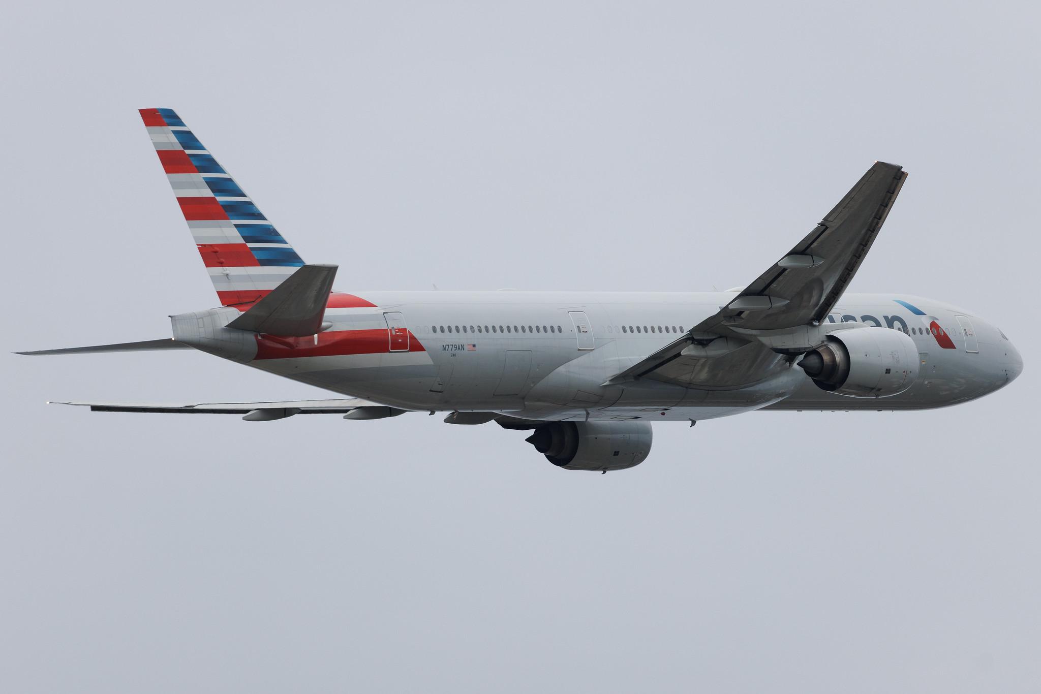 London Heathrow: American Airlines (AA / AAL) | Boeing 777-223(ER) B772 | N779AN | MSN 29955