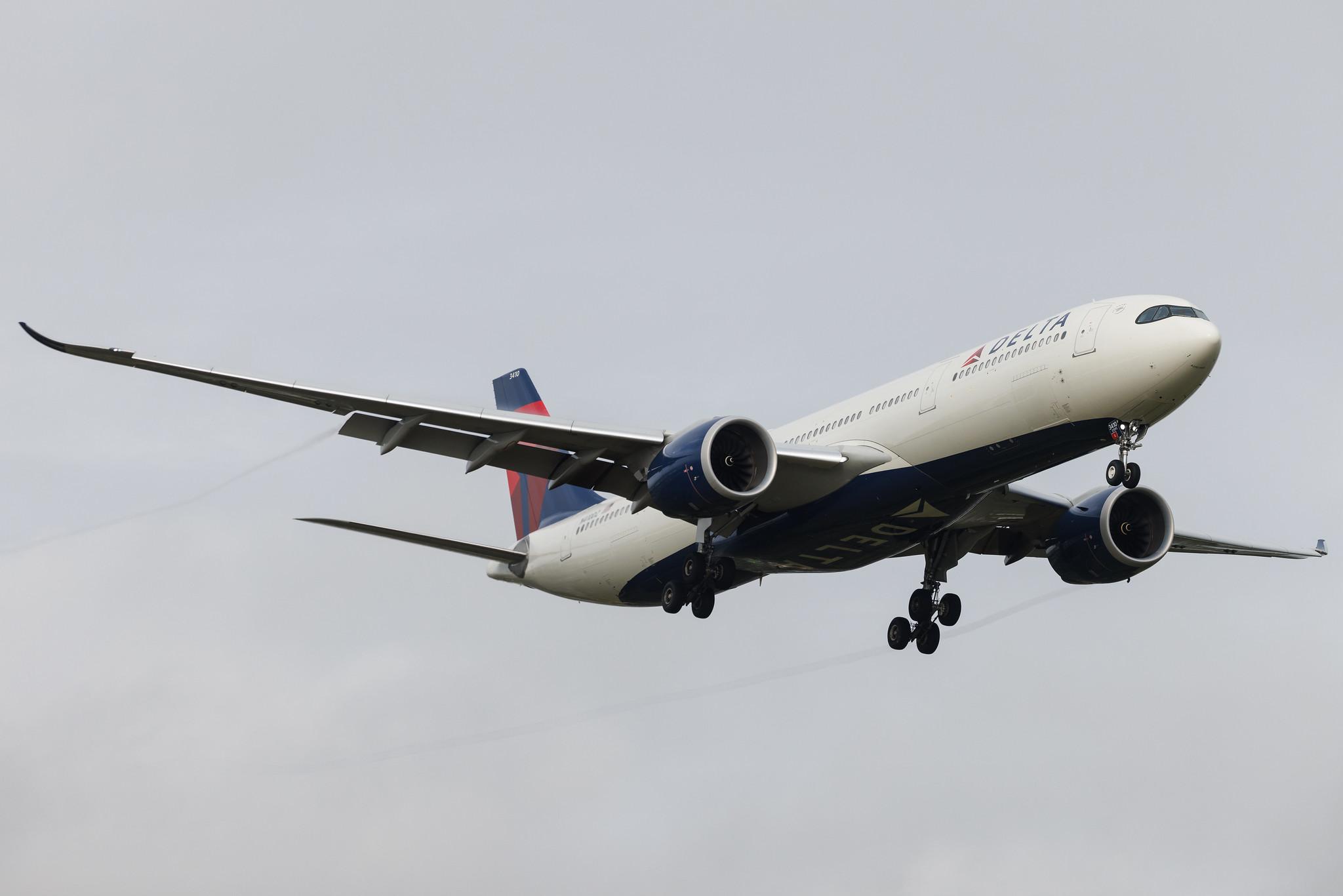 London Heathrow: Delta Air Lines (DL / DAL) | Airbus A330-941 A339 | N410DZ | MSN 1990