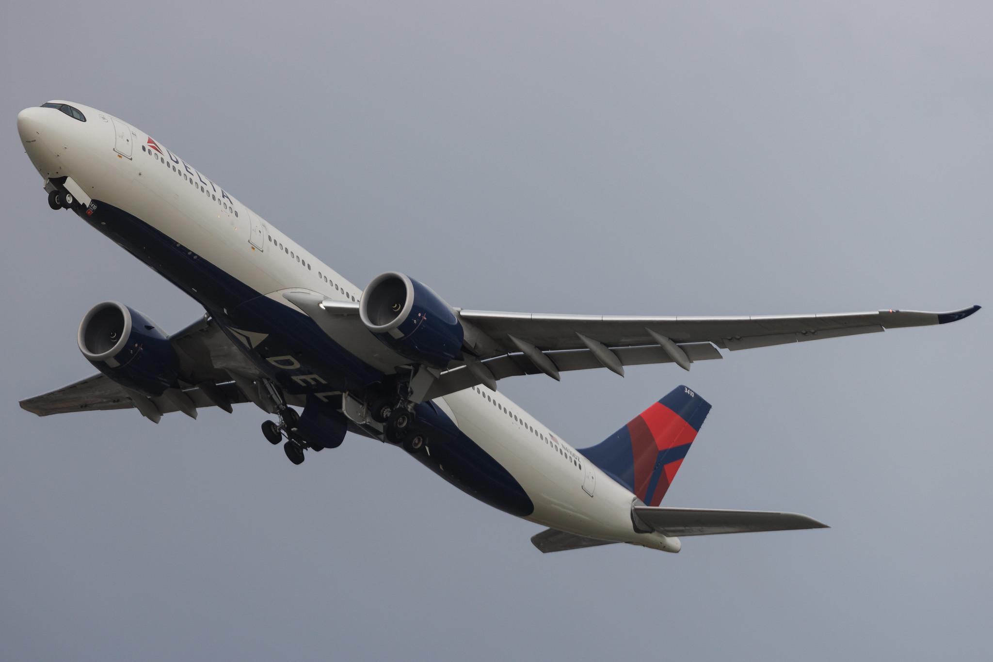 London Heathrow: Delta Air Lines (DL / DAL) | Airbus A330-941 A339 | N410DZ | MSN 1990