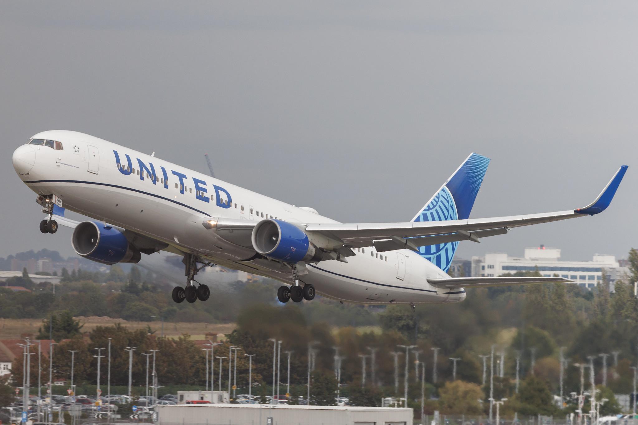 London Heathrow: United Airlines (UA / UAL) | Boeing 767-322(ER) B763 | N657UA | MSN 27112