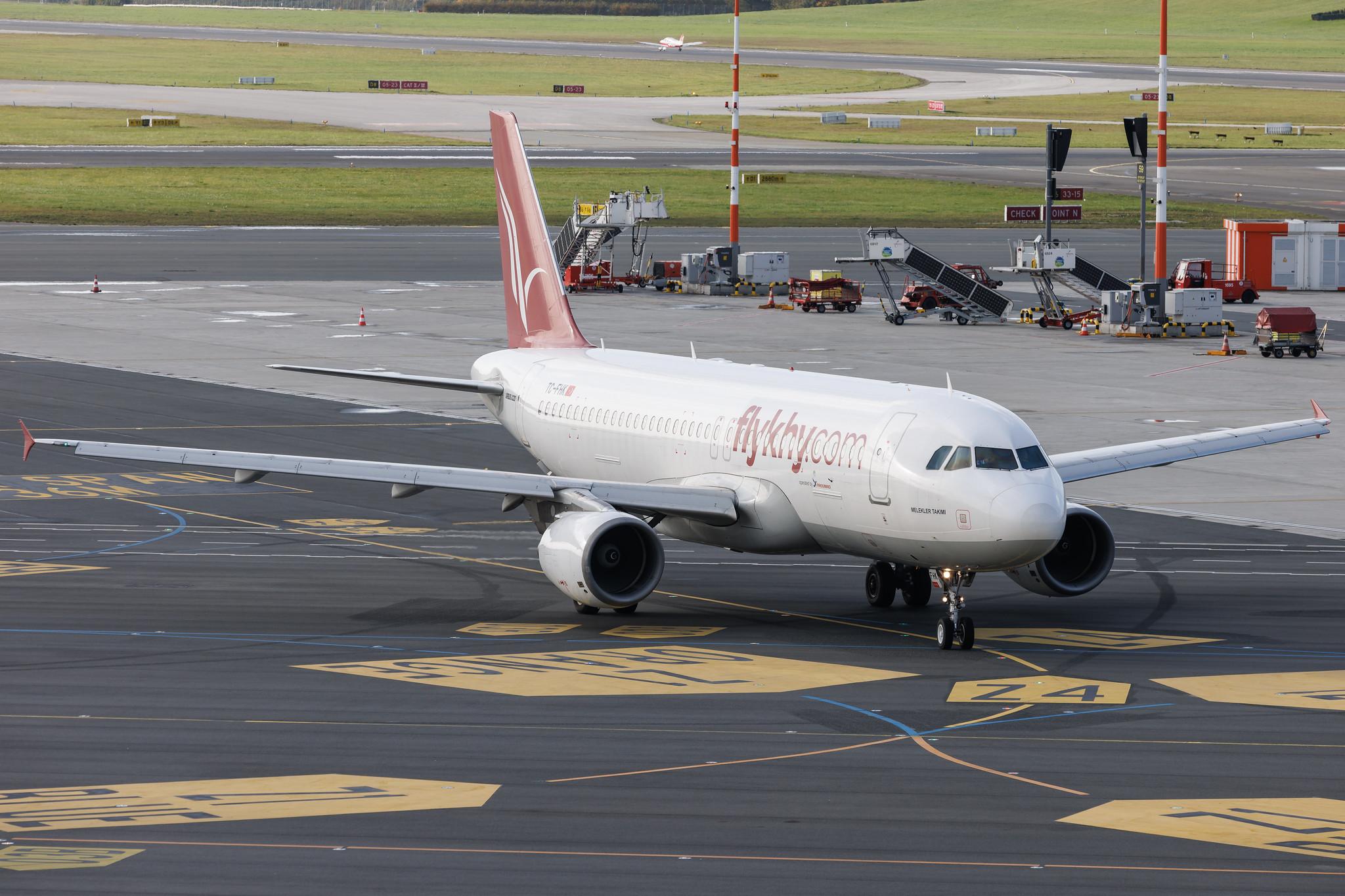 Hamburg Airport: Fly Kibris  | Operator: Freebird Airlines | Airbus A320-214 A320 | TC-FHK | MSN 04102