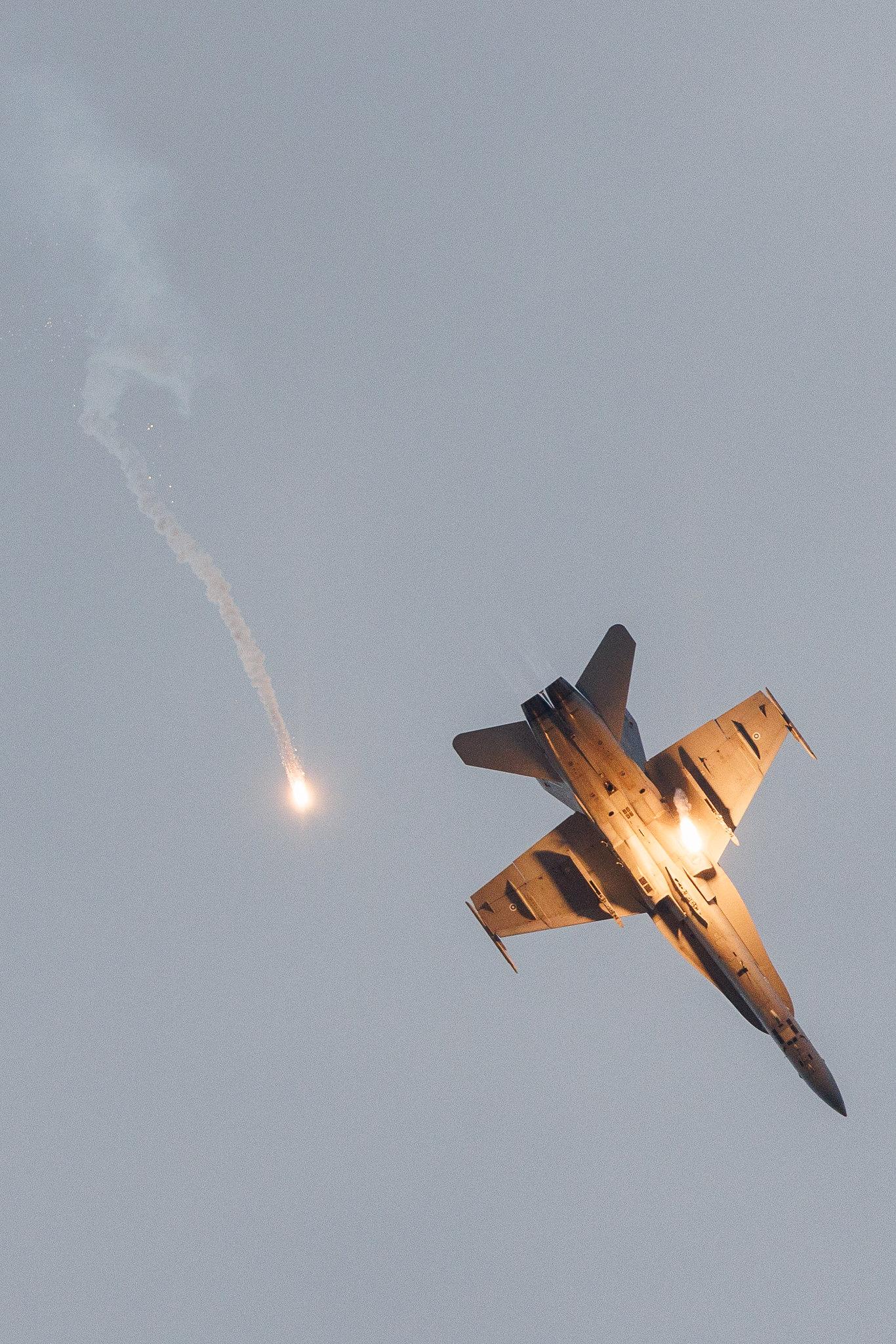 AIR SHOW Radom: Finnish Air Force (/ FNF) | McDonnell Douglas F/A-18C Hornet F18 | HN-415 | MSN 1391/FNC015