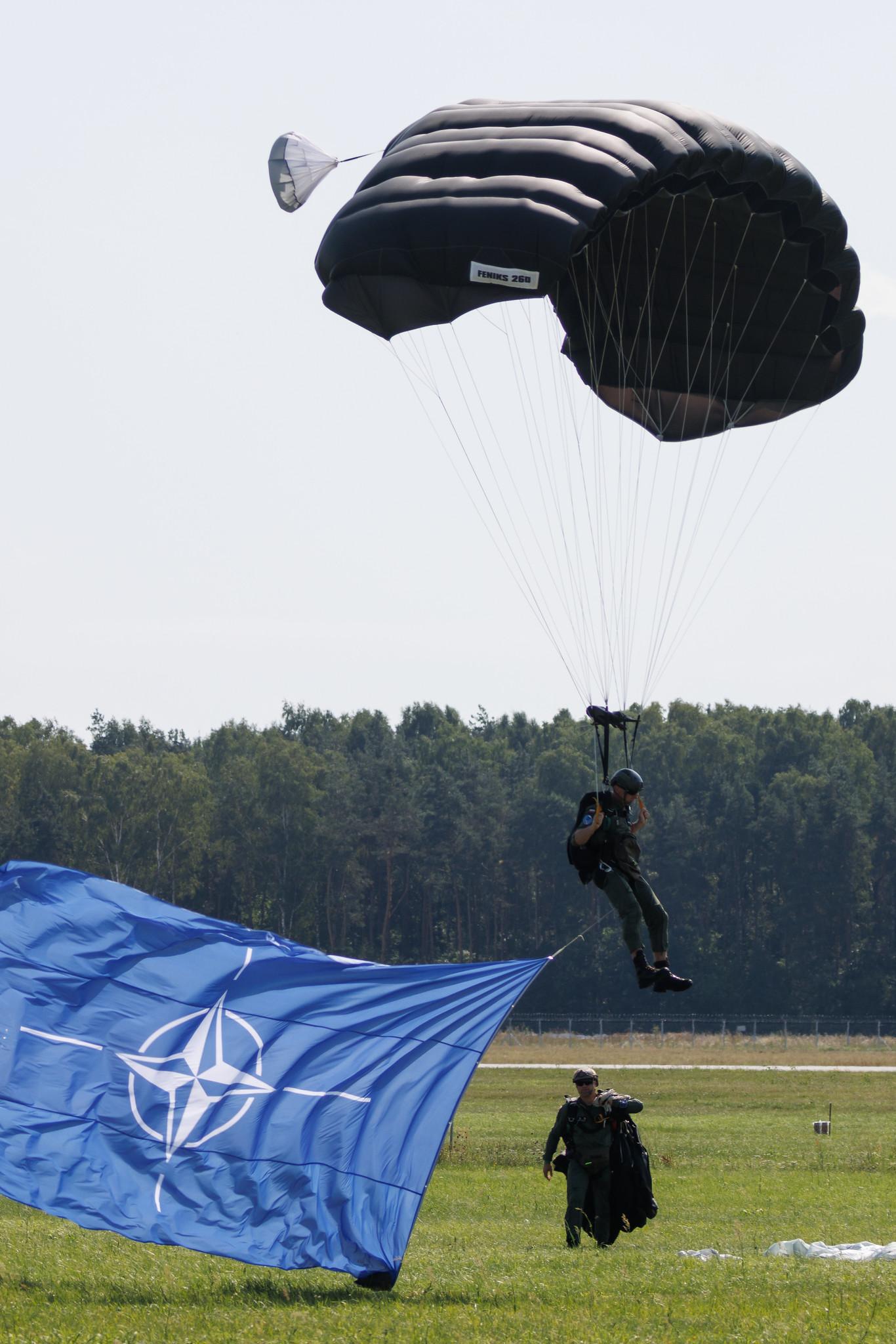 AIR SHOW Radom: Fallschirmspringer