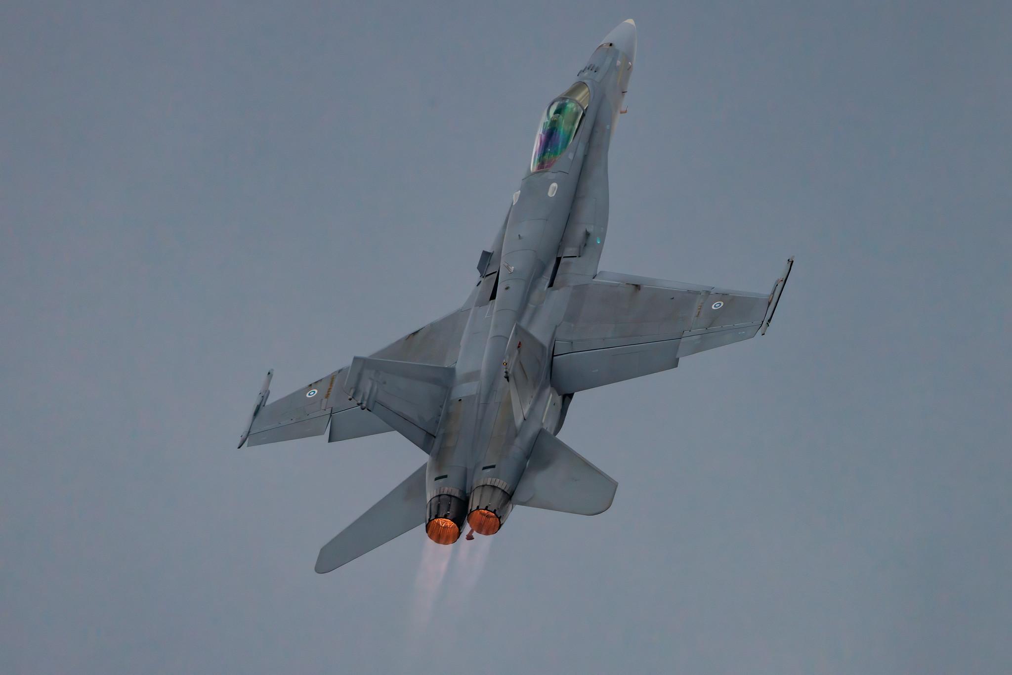 AIR SHOW Radom: Finnish Air Force (/ FNF) | McDonnell Douglas F/A-18C Hornet F18 | HN-415 | MSN 1391/FNC015