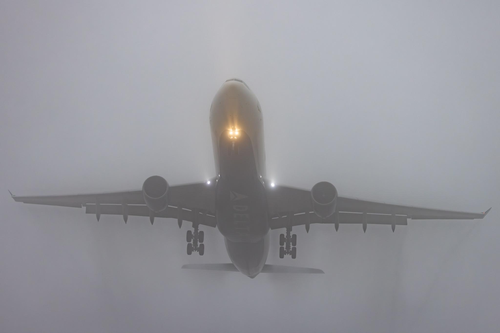 Amsterdam Schiphol: Delta Air Lines (DL / DAL) | Airbus A330-323 A333 | N804NW | MSN 0549