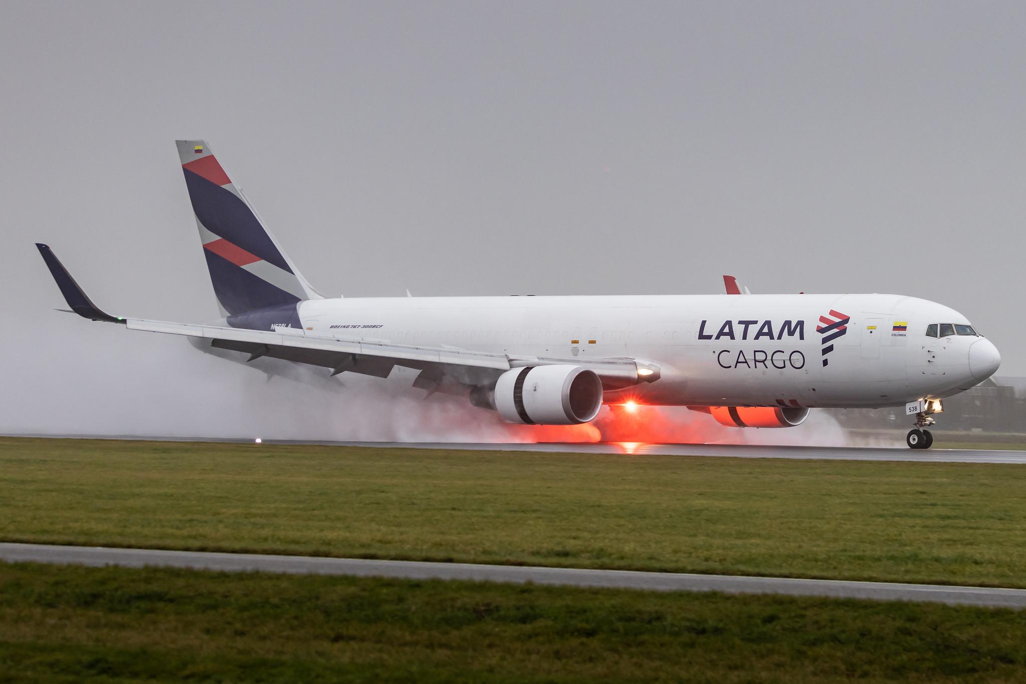 Amsterdam Schiphol: LATAM Cargo (UC / LCO) | Operator: LATAM Cargo Colombia | Boeing 767-316(ER)(BCF) B763 | N538LA | MSN 34628