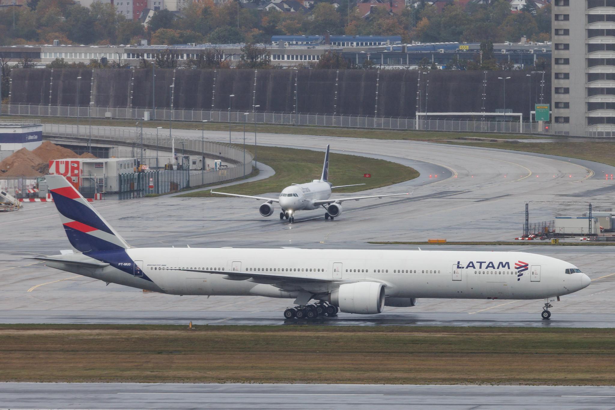 Frankfurt Airport: LATAM Airlines (LA / LAN) | Operator: LATAM Brasil | Boeing 777-32W(ER) B77W | PT-MUD | MSN 37667