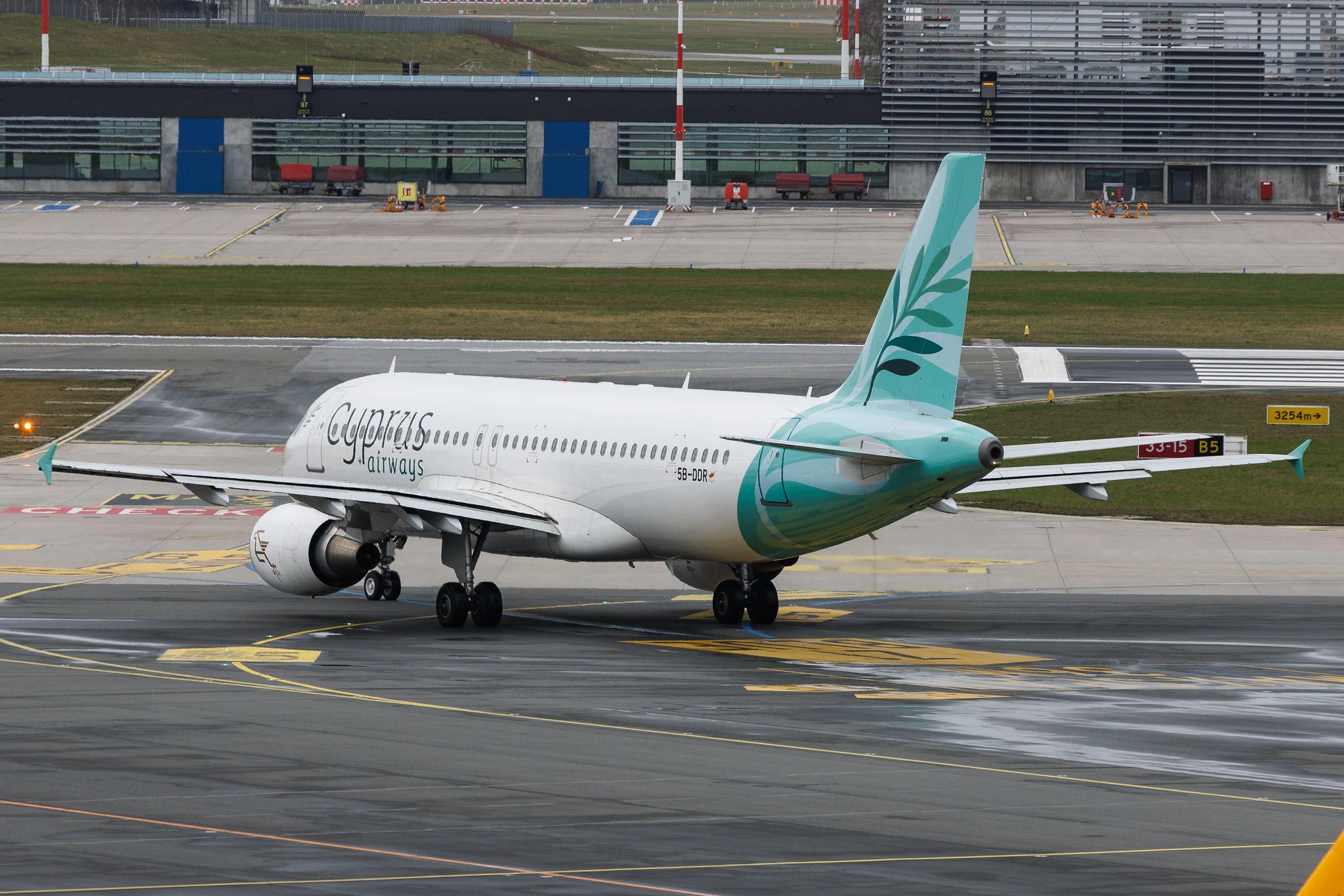 Hamburg Airport: Cyprus Airways (CY / CYP) | Airbus A320-214 A320 | 5B-DDR | MSN 03933