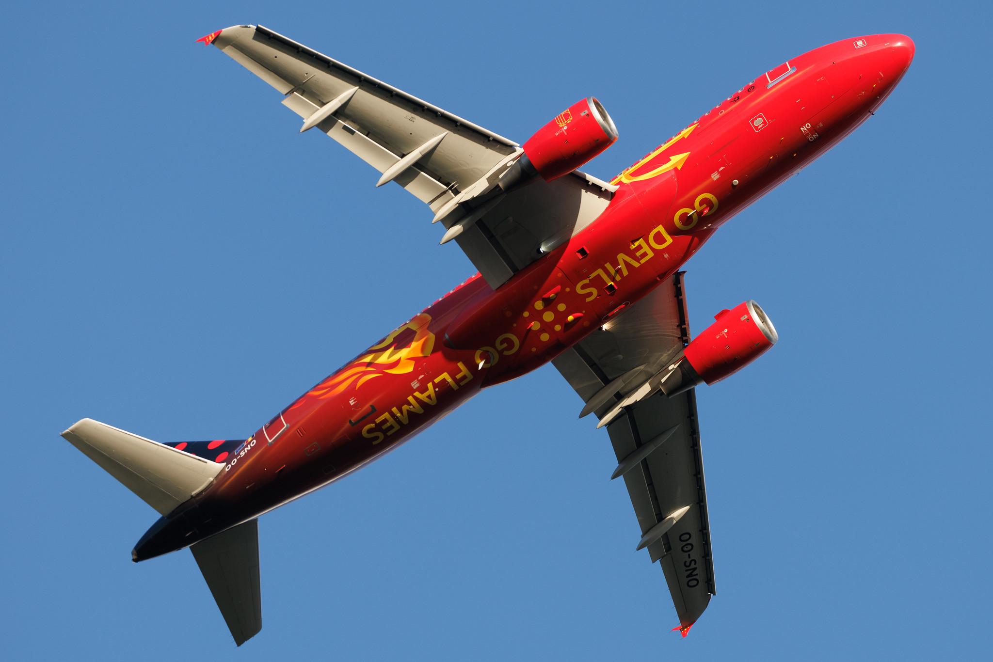 Hamburg Airport: Brussels Airlines (SN / BEL) | Livery: Red Devils & Red Flames Livery | Airbus A320-214 A320 | OO-SNO | MSN 03831