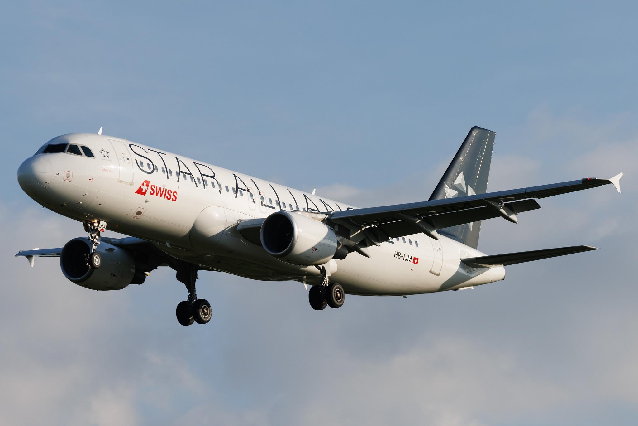 Hamburg Airport: Swiss (LX / SWR) | Livery: Star Alliance Livery | Airbus A320-214 A320 | HB-IJM | MSN 0268