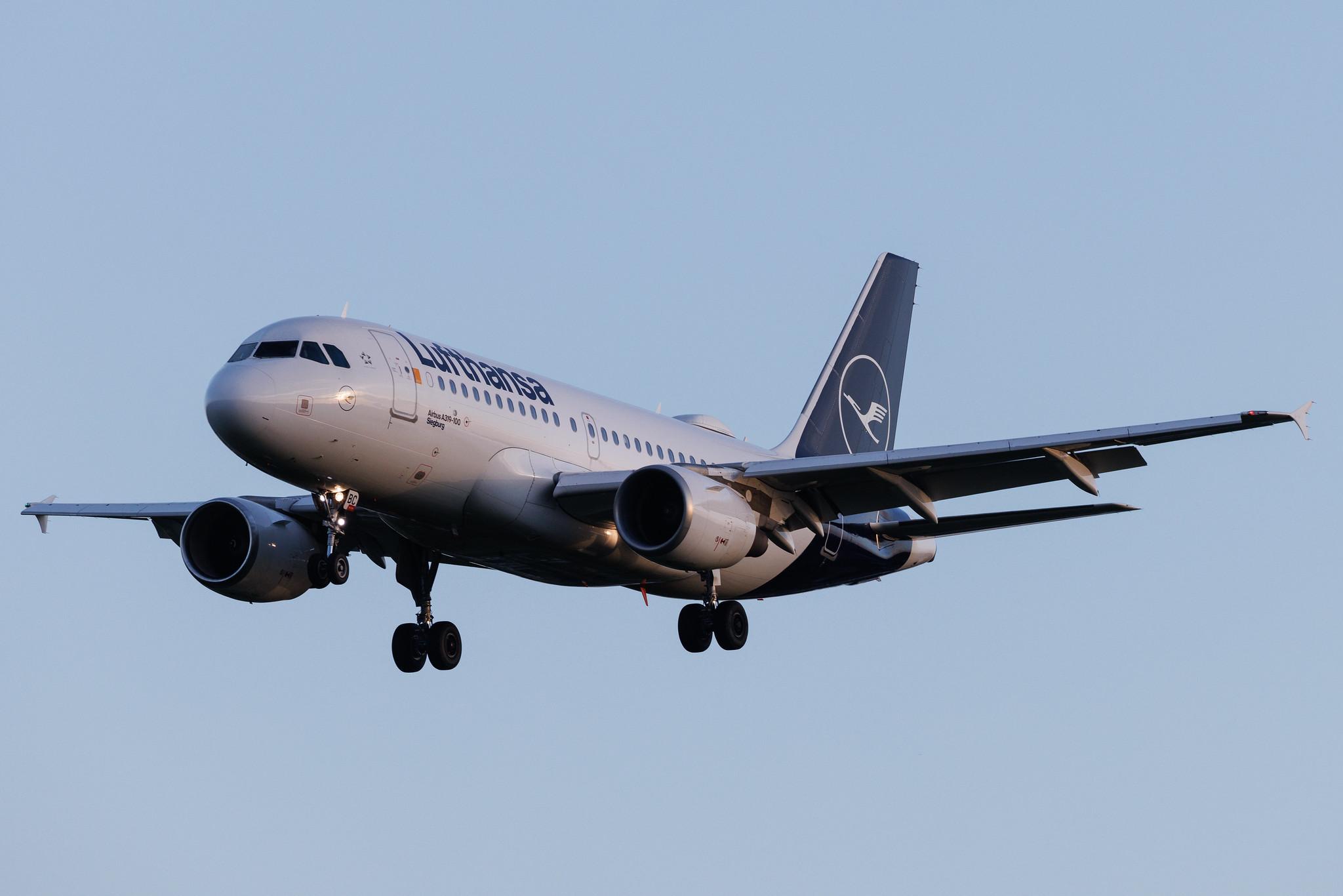 Hamburg Airport: Lufthansa (LH / DLH) | Airbus A319-112 A319 | D-AIBC | MSN 4332