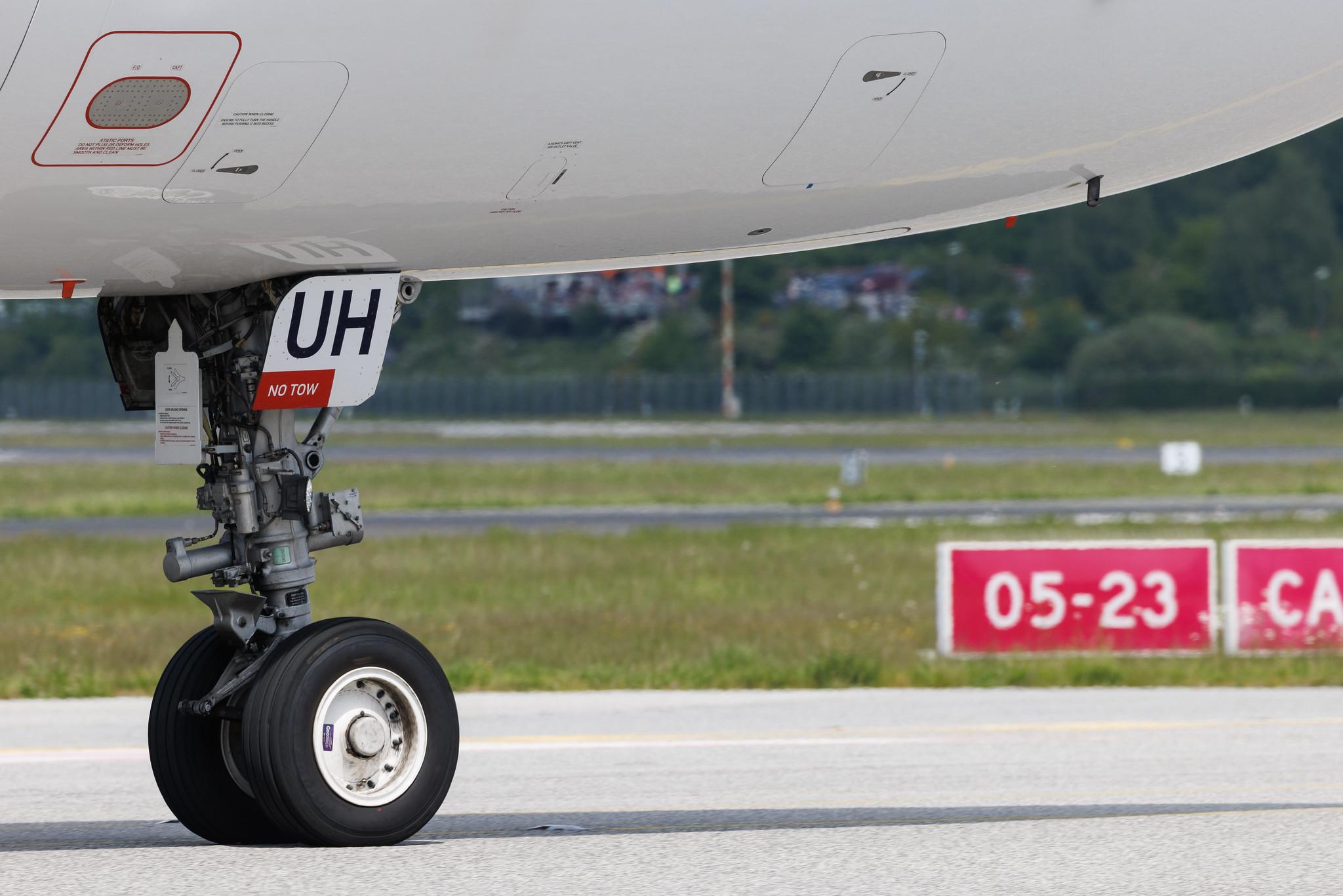 Hamburg Airport: Lufthansa (LH / DLH) | Airbus A320-214 A320 | D-AIUH | MSN 6225