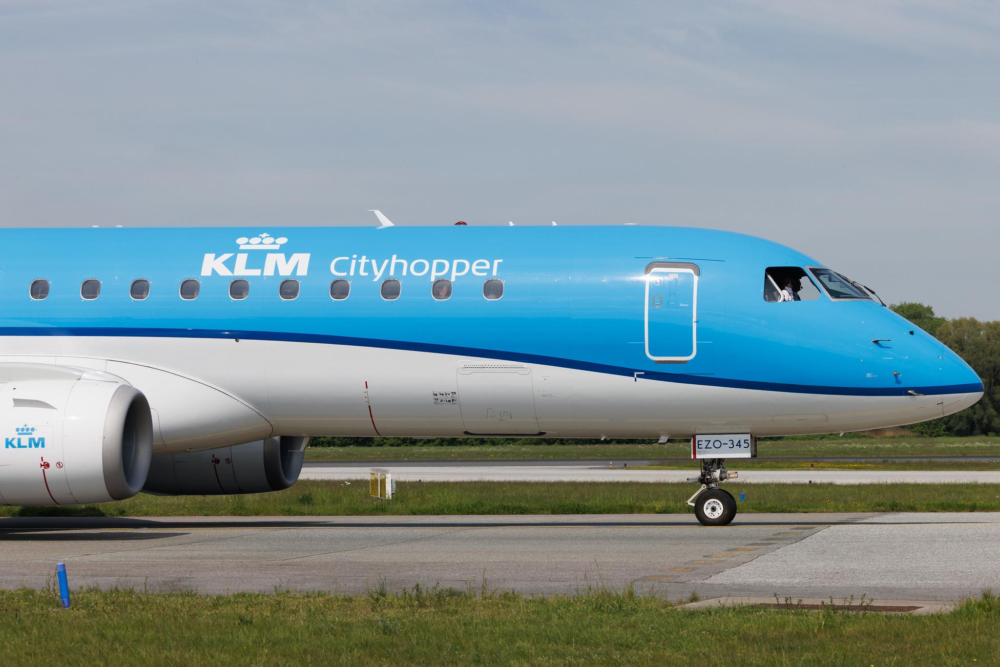 Hamburg Airport: KLM (KL / KLM) | Operator: KLM Cityhopper | Embraer E190STD E190 | PH-EZO | MSN 19000345