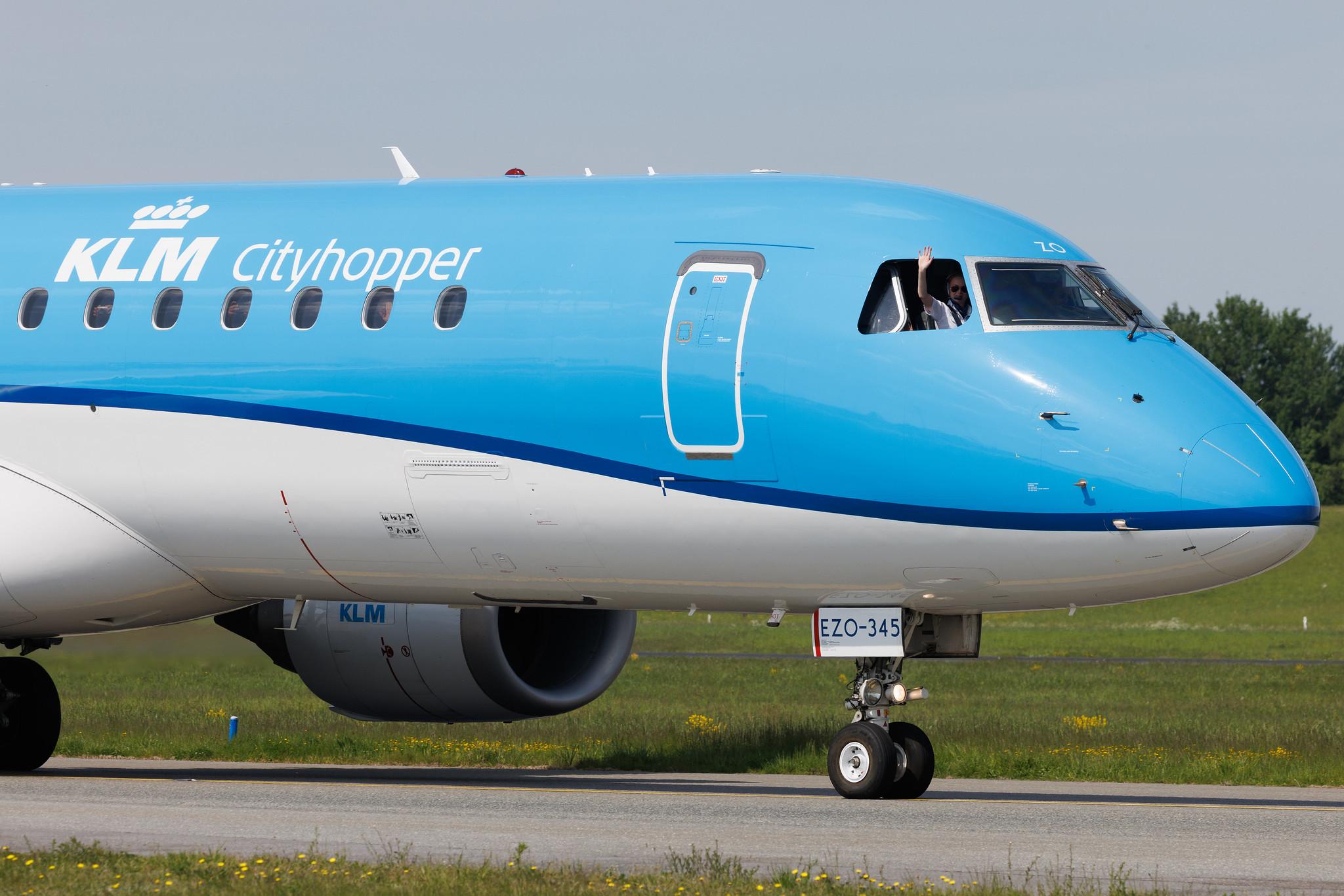 Hamburg Airport: KLM (KL / KLM) | Operator: KLM Cityhopper | Embraer E190STD E190 | PH-EZO | MSN 19000345