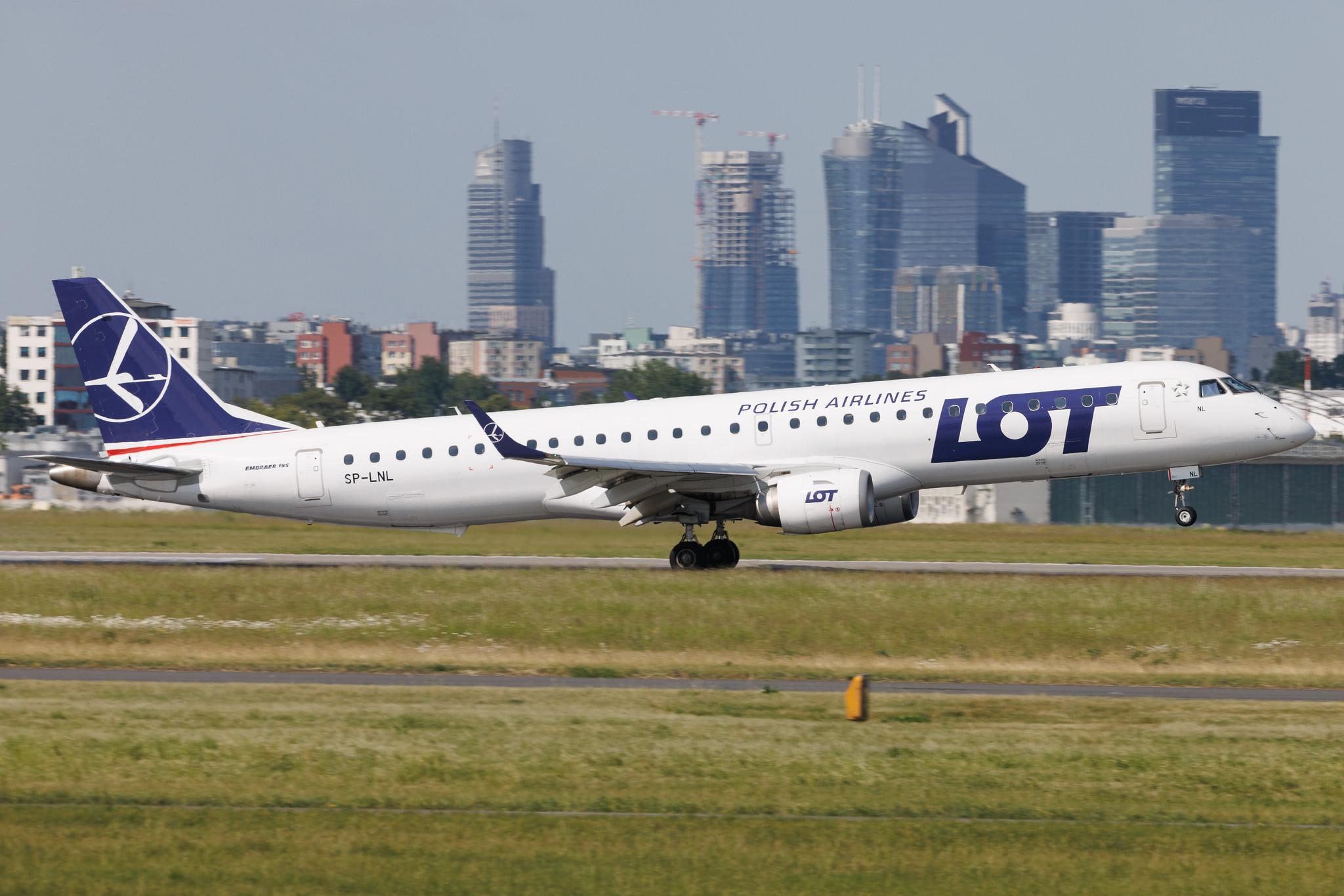 Warsaw Chopin Airport: LOT (LO / LOT) | Embraer E195LR E195 | SP-LNL | MSN 19000382