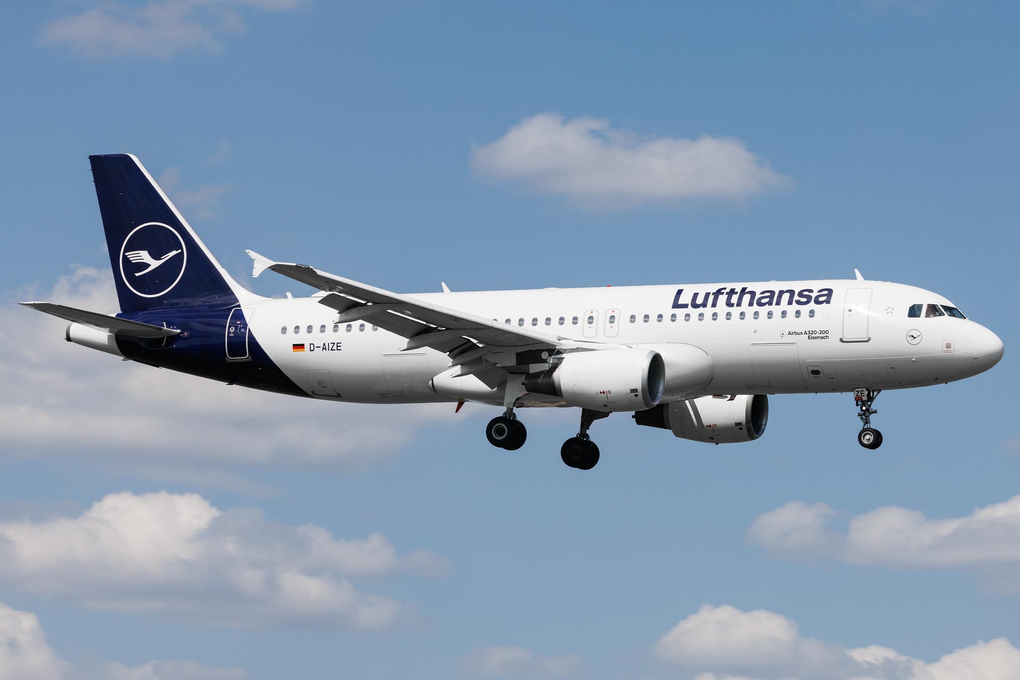 Warsaw Chopin Airport: Lufthansa (LH / DLH) | Airbus A320-214 A320 | D-AIZE | MSN 4261