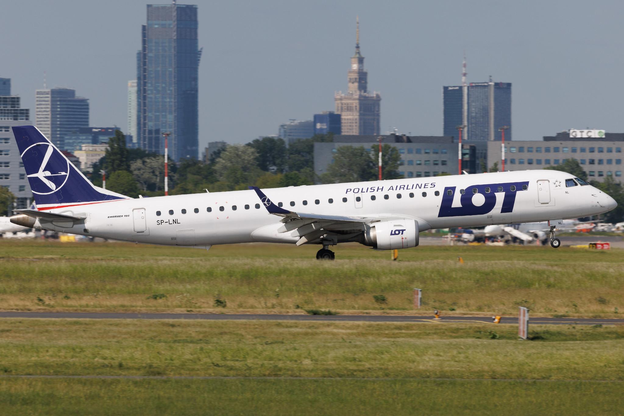 Warsaw Chopin Airport: LOT (LO / LOT) | Embraer E195LR E195 | SP-LNL | MSN 19000382