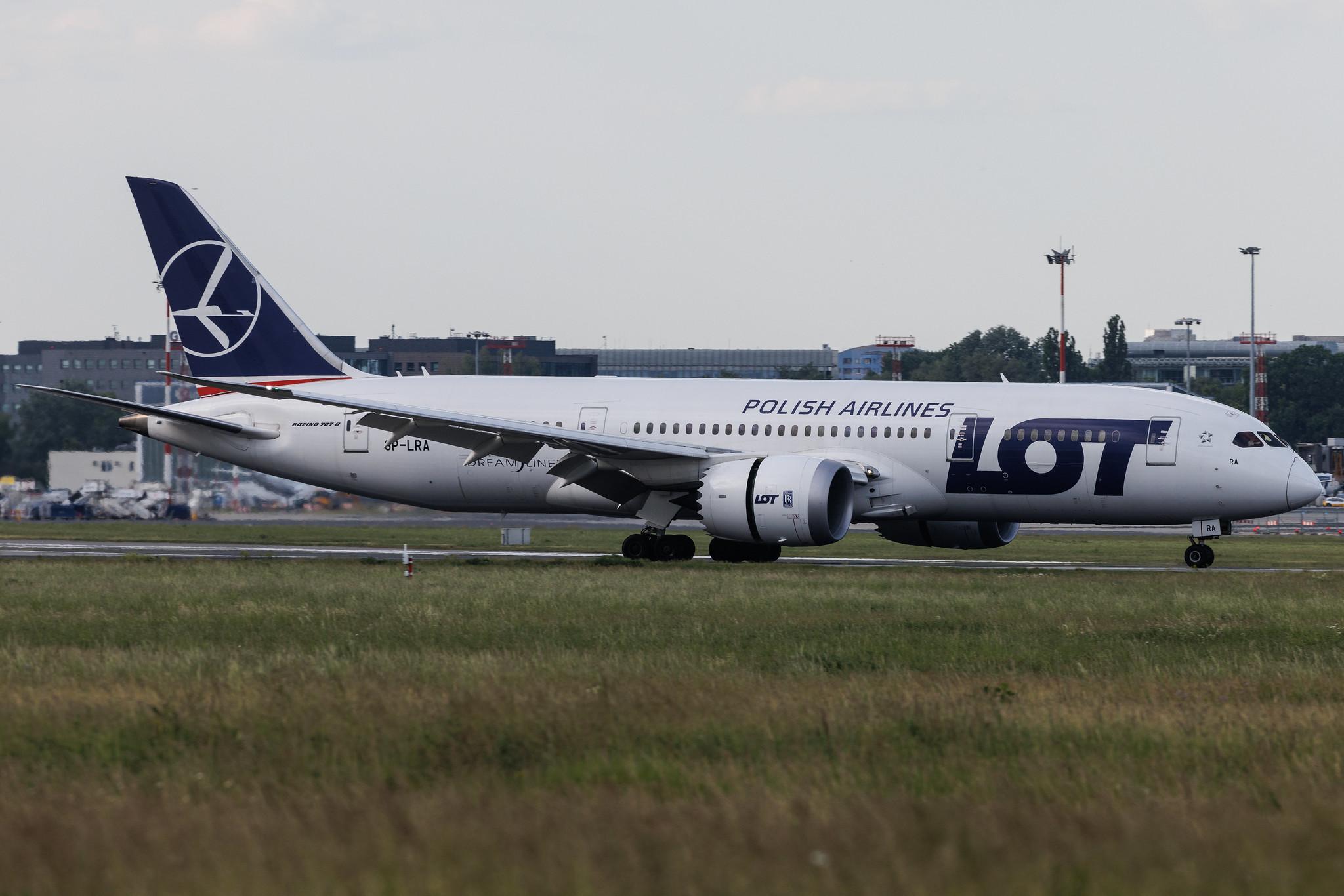 Warsaw Chopin Airport: LOT (LO / LOT) | Boeing 787-8 Dreamliner B788 | SP-LRA | MSN 35938