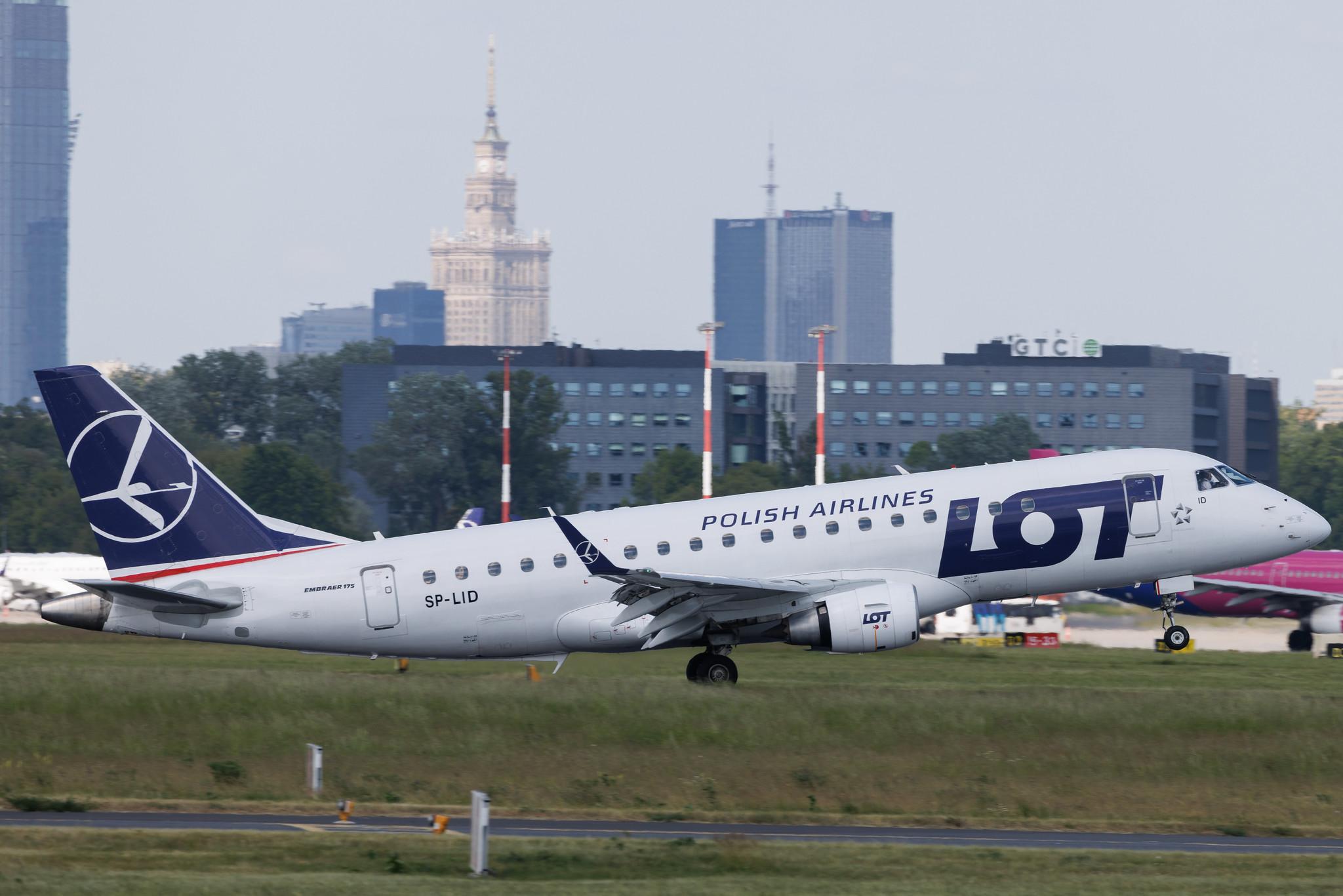 Warsaw Chopin Airport: LOT (LO / LOT) | Embraer E175STD E75S | SP-LID | MSN 17000136