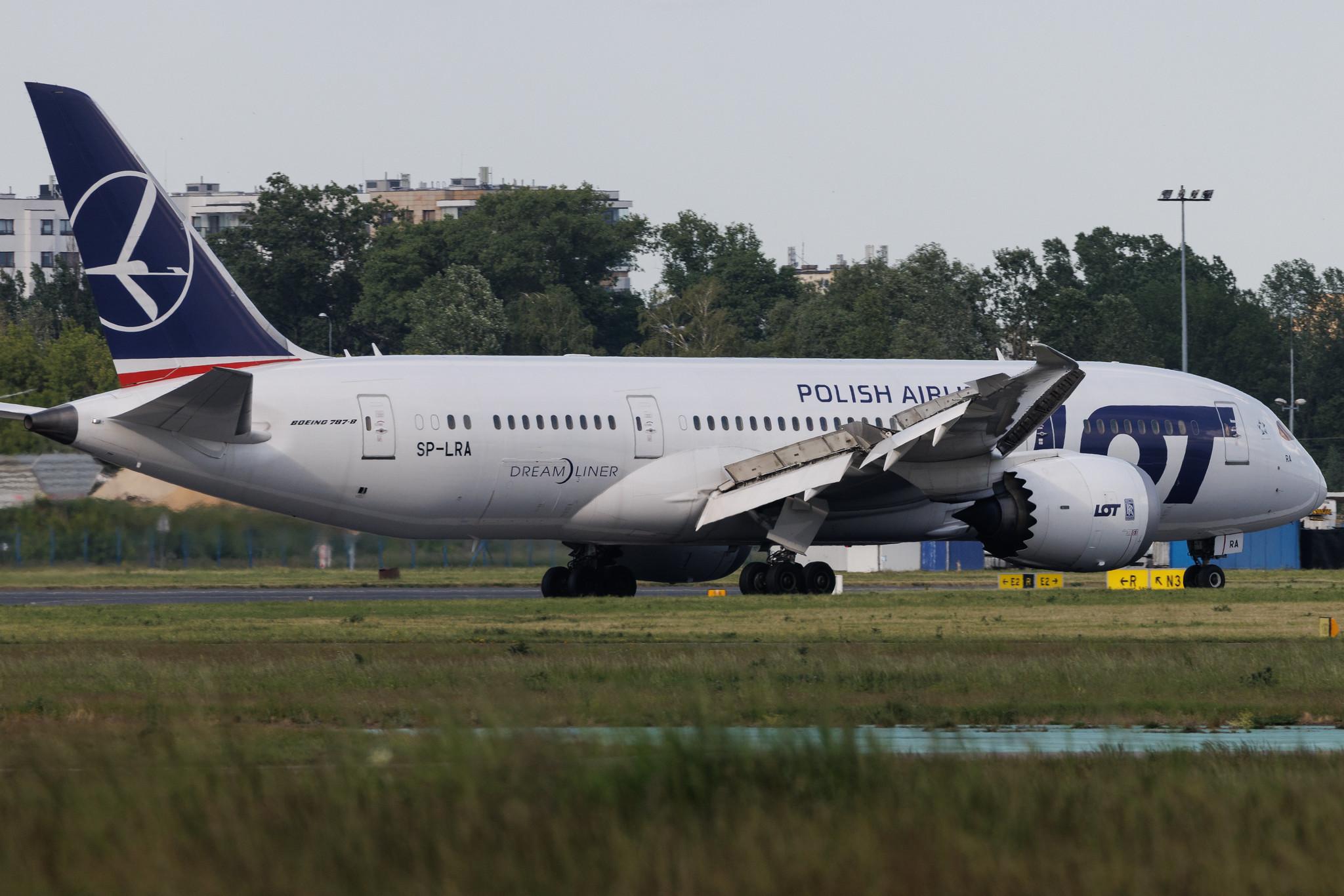 Warsaw Chopin Airport: LOT (LO / LOT) | Boeing 787-8 Dreamliner B788 | SP-LRA | MSN 35938