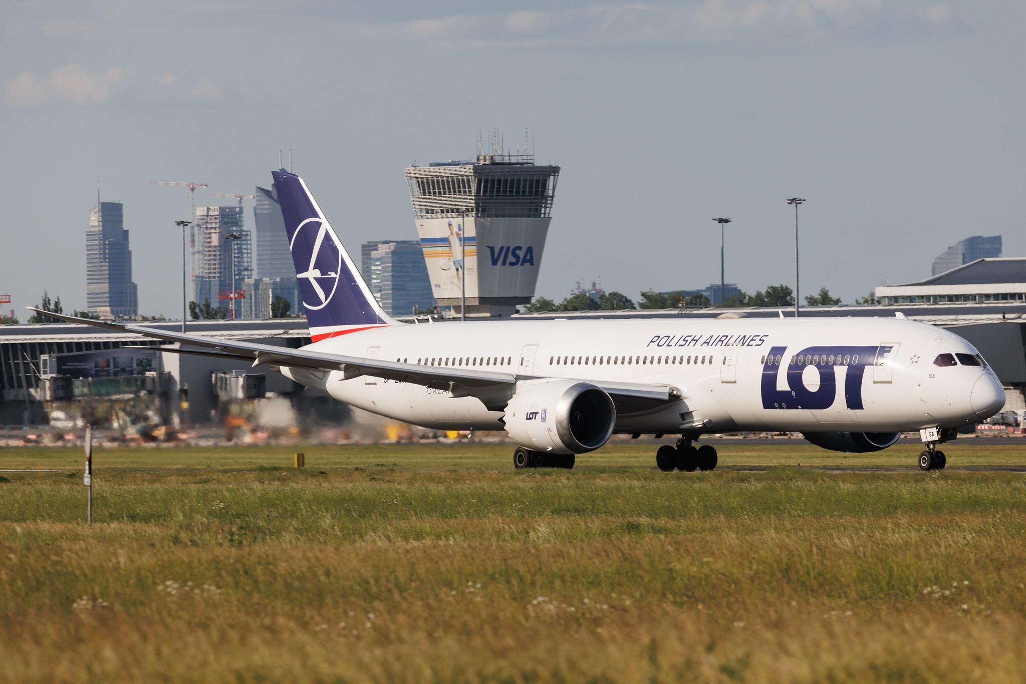 Warsaw Chopin Airport: LOT (LO / LOT) | Boeing 787-9 Dreamliner B789 | SP-LSA | MSN 38083