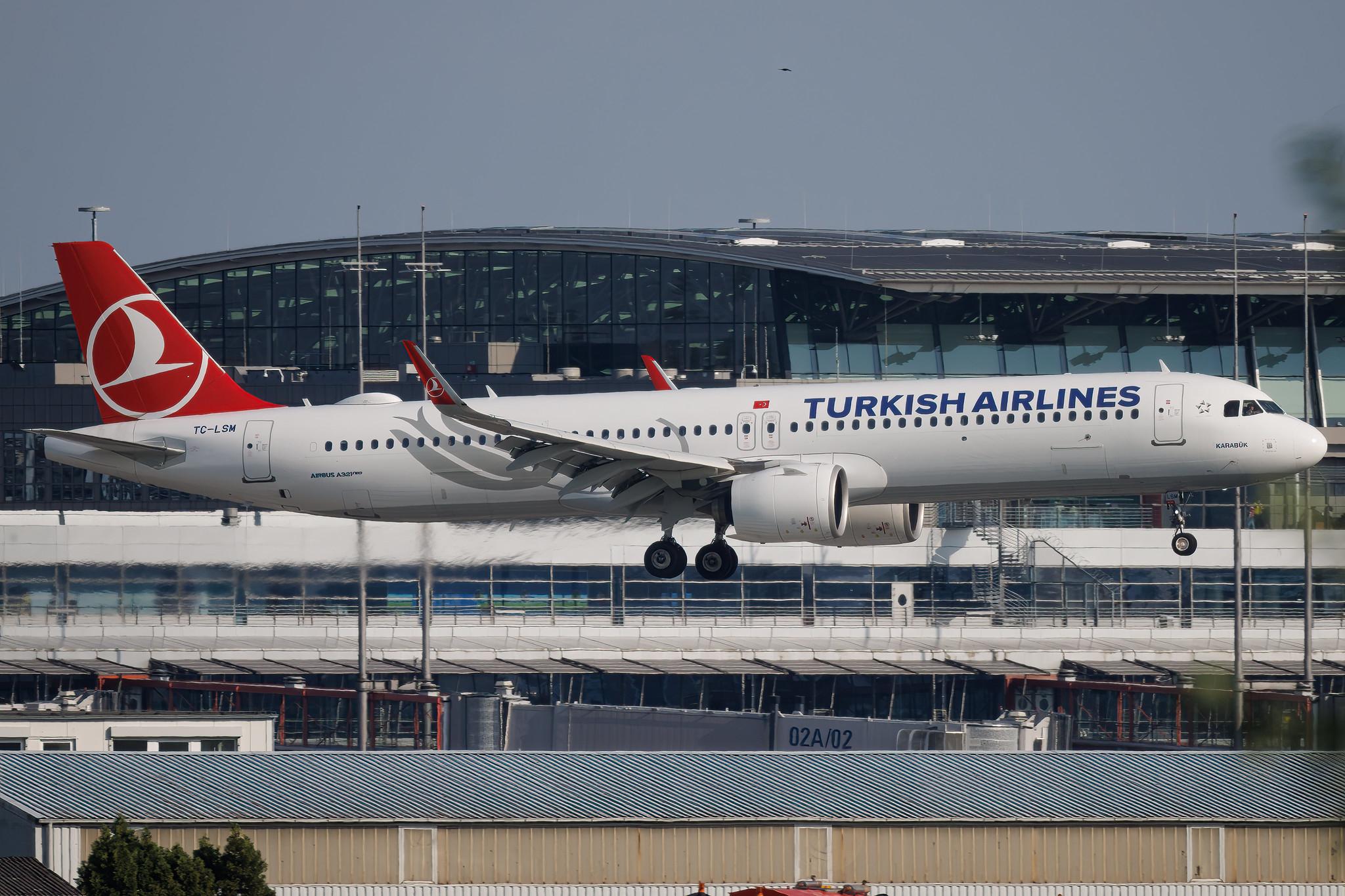 Hamburg Airport: Turkish Airlines (TK / THY) | Airbus A321-271NX A21N | TC-LSM | MSN 09044
