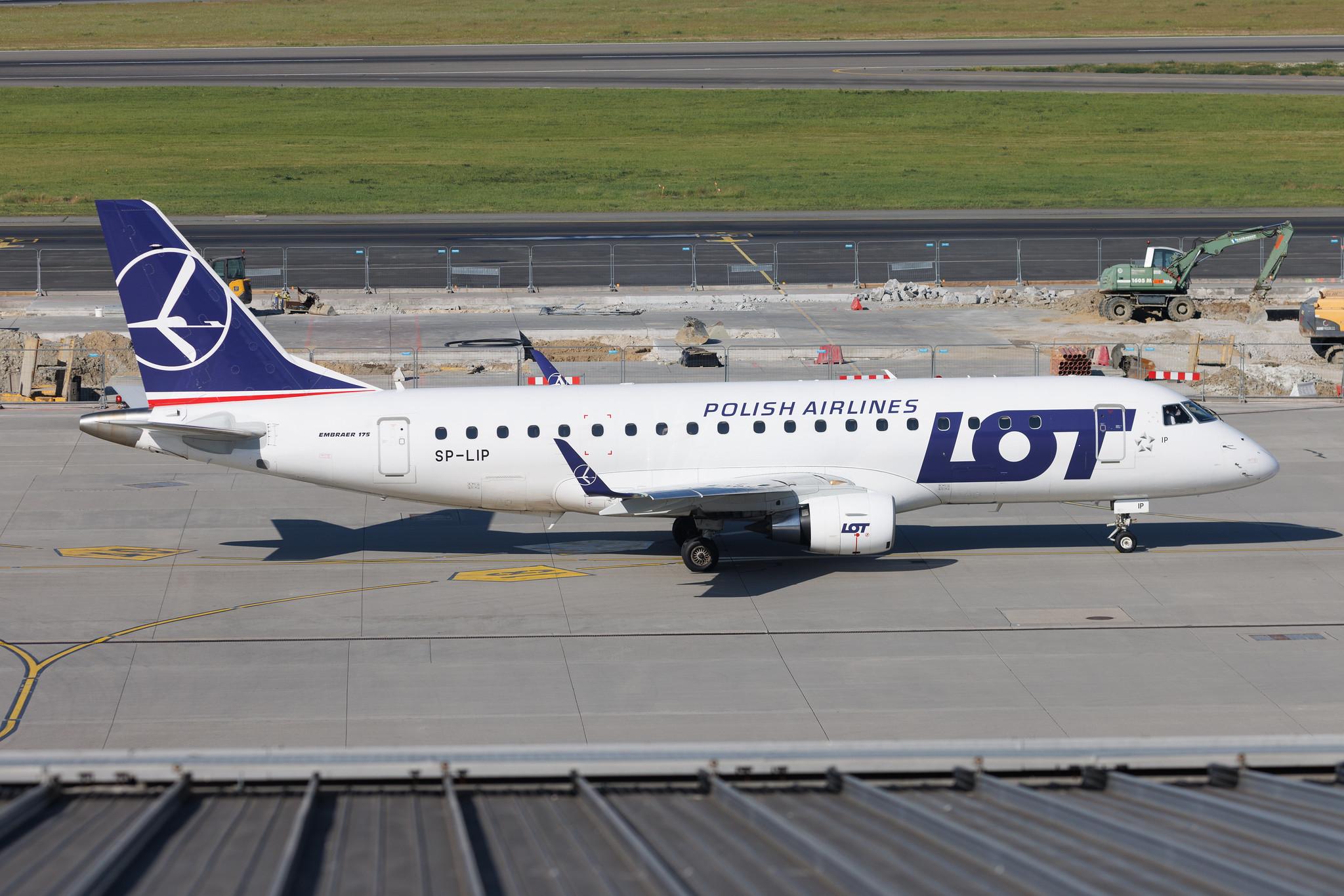 Warsaw Chopin Airport: LOT (LO / LOT) | Embraer E175STD E75S | SP-LIP | MSN 17000334