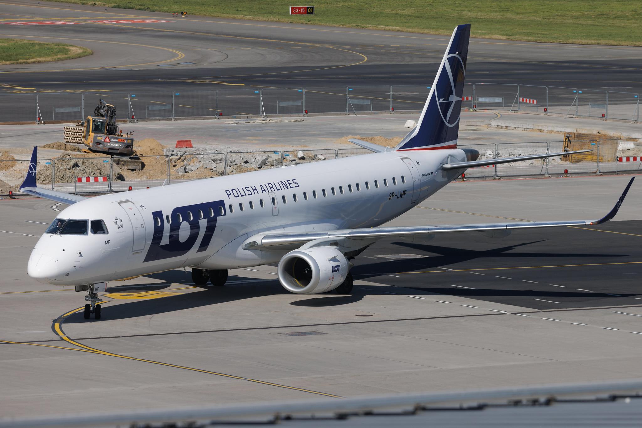 Warsaw Chopin Airport: LOT (LO / LOT) | Embraer E190AR E190 | SP-LMF | MSN 19000330