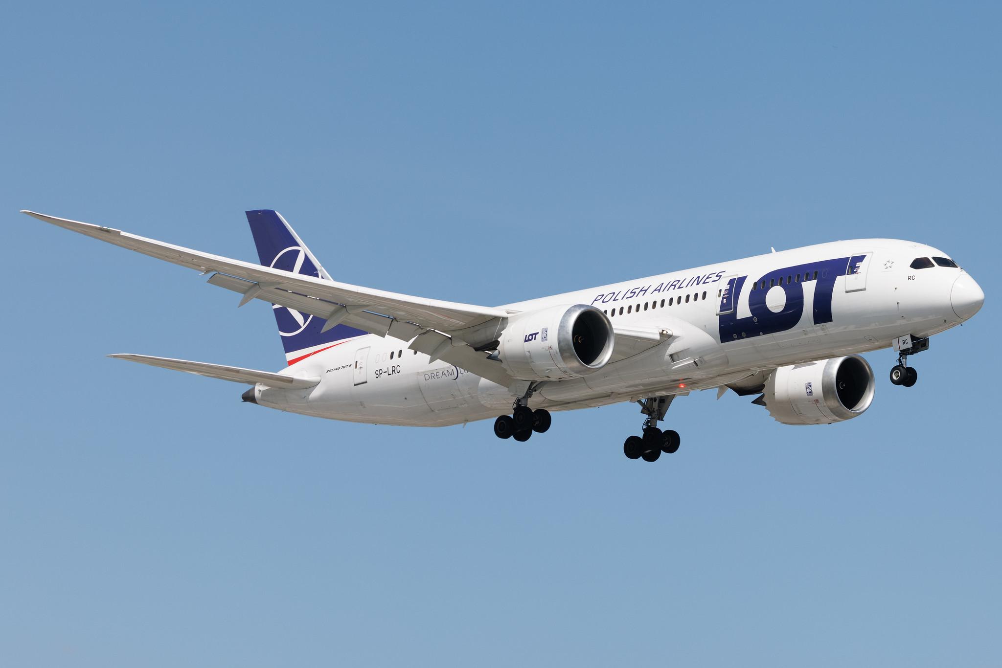 Warsaw Chopin Airport: LOT (LO / LOT) | Boeing 787-8 Dreamliner B788 | SP-LRC | MSN 35940