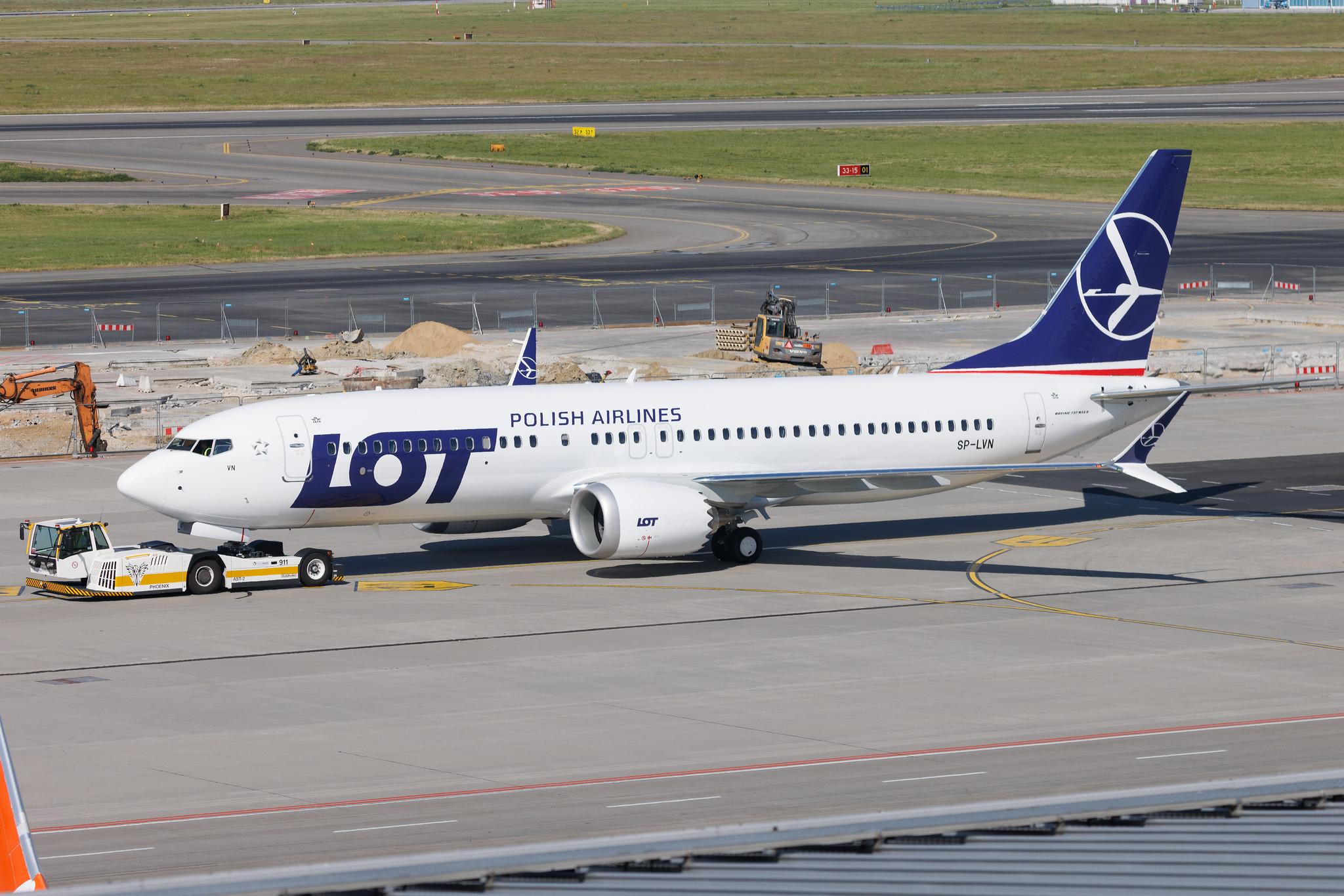 Warsaw Chopin Airport: LOT (LO / LOT) |  Boeing 737 MAX 8 B38M | SP-LVN | MSN 66355