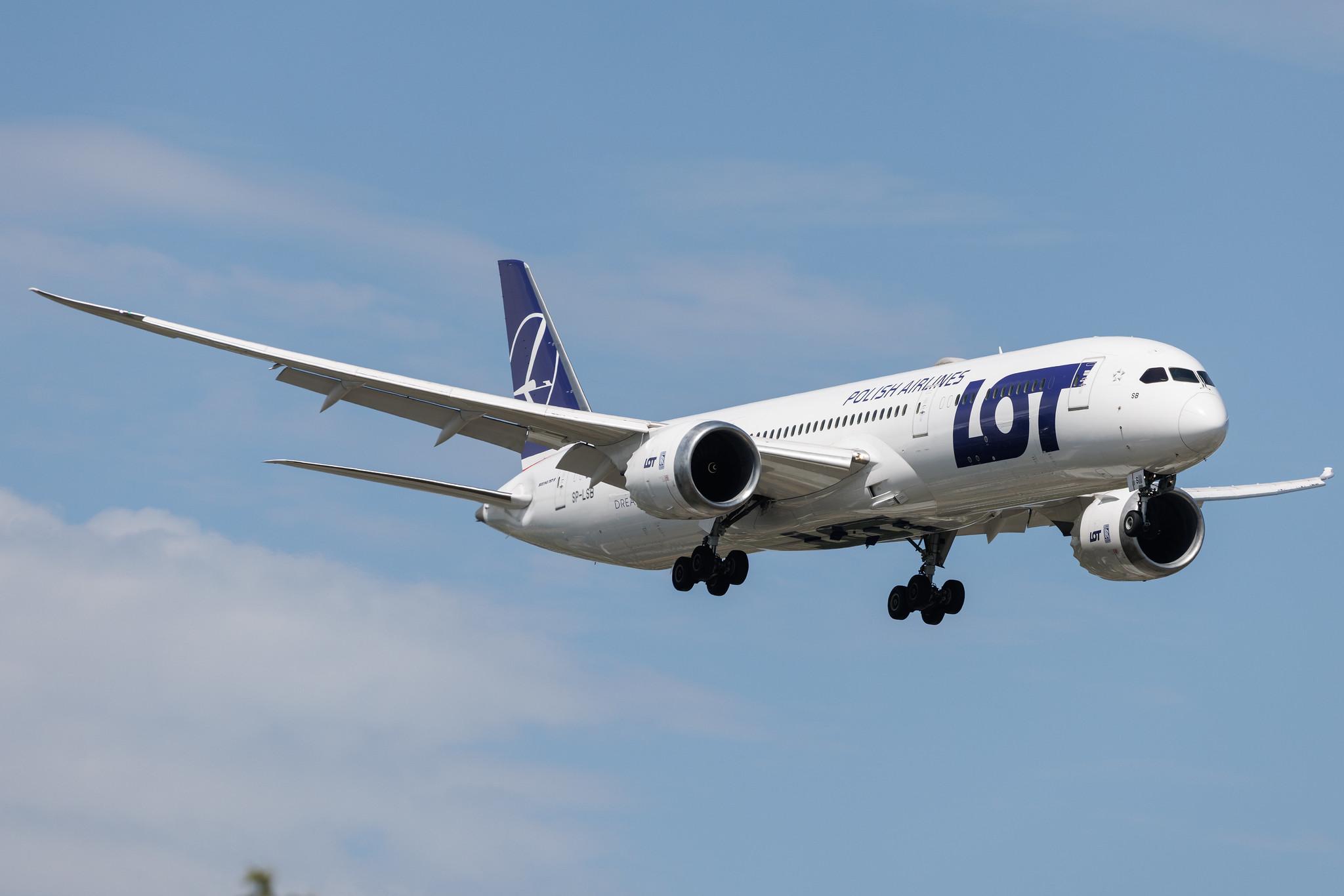 Warsaw Chopin Airport: LOT (LO / LOT) | Boeing 787-9 Dreamliner B789 | SP-LSB | MSN 38084