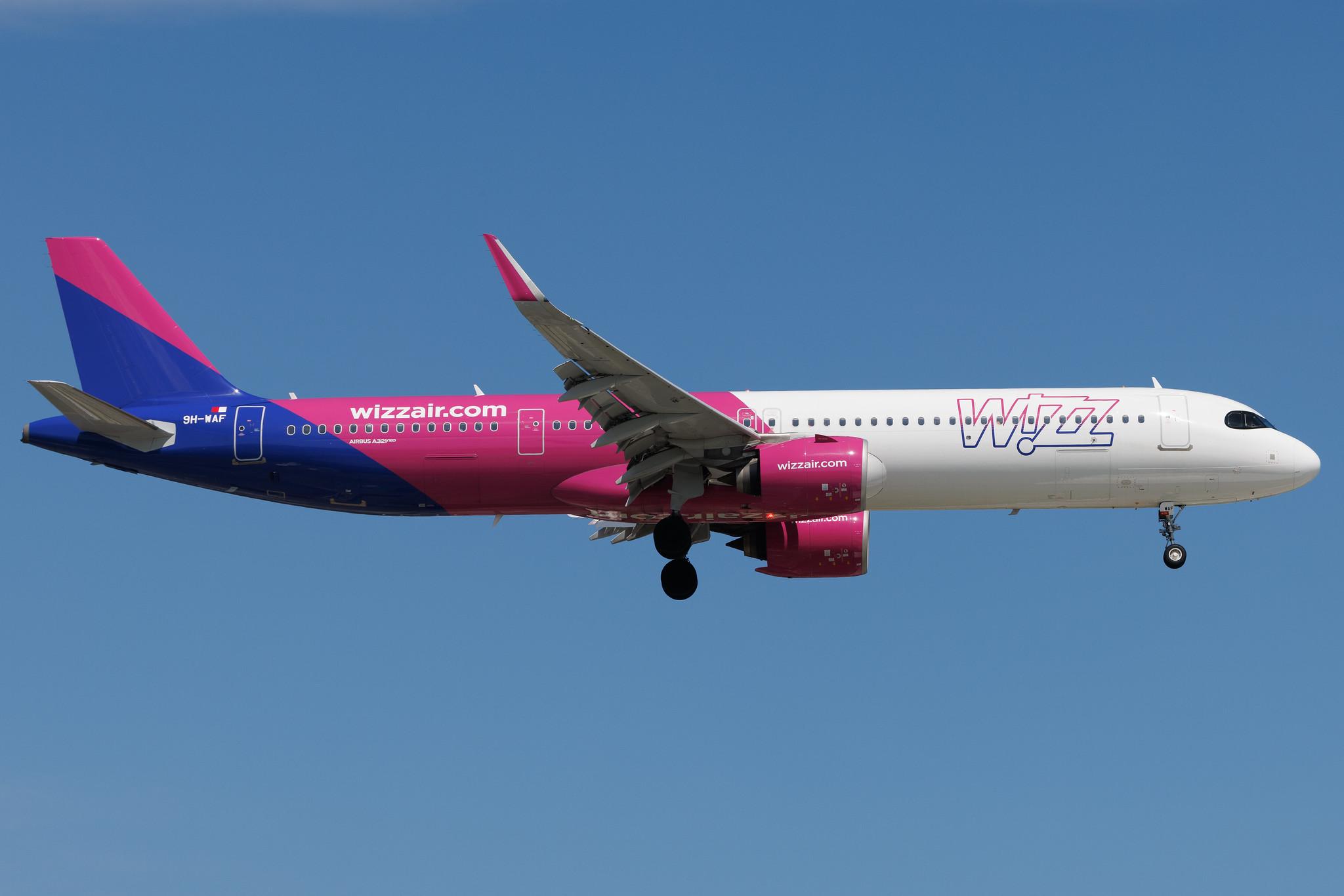 Warsaw Chopin Airport: Wizz Air (W6 / WZZ) | Operator: Wizz Air Malta | Airbus A321-271NX A21N | 9H-WAF | MSN 11060