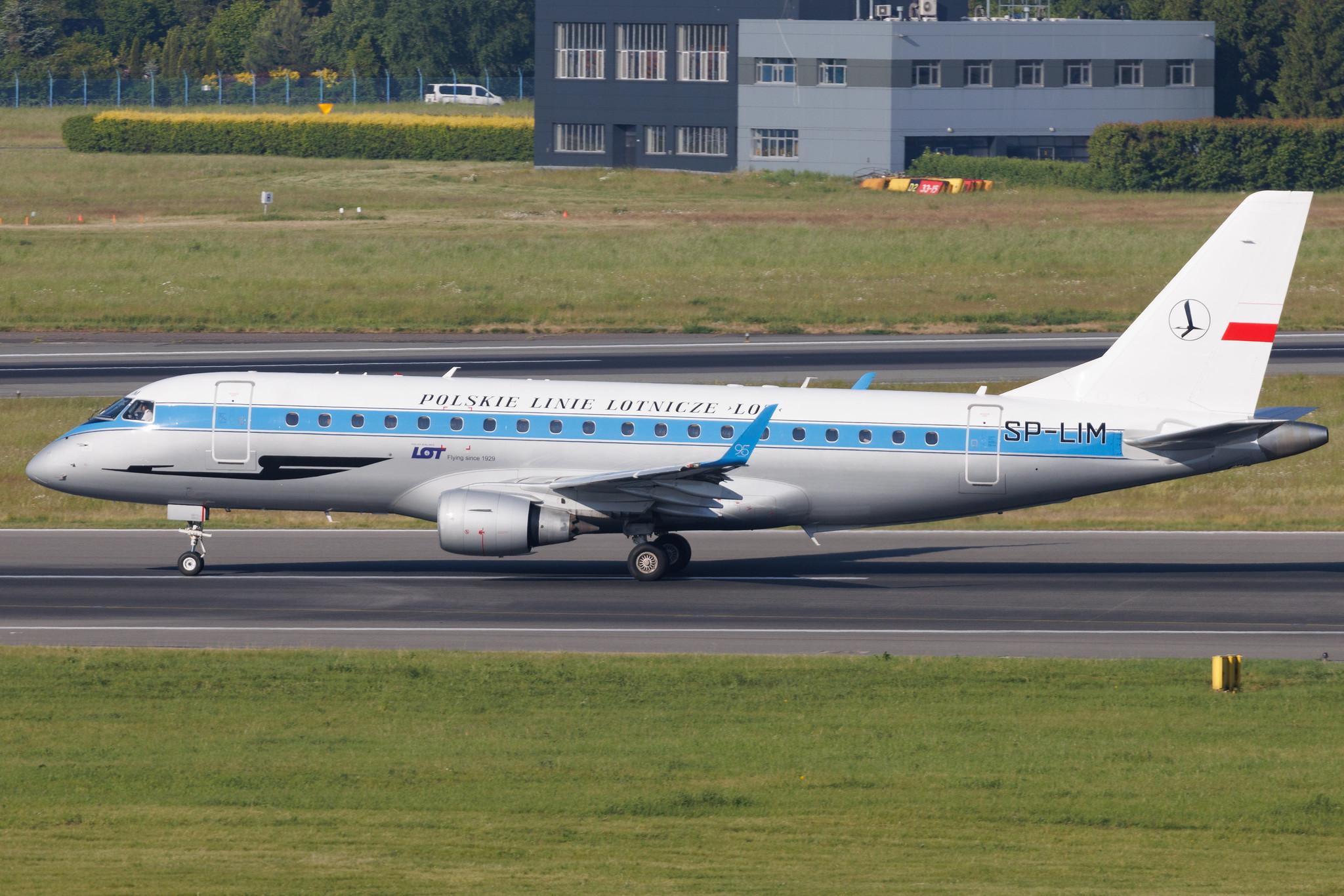 Warsaw Chopin Airport: LOT (LO / LOT) | Livery: Retro Livery | Embraer E175LR E75S | SP-LIM | MSN 17000311