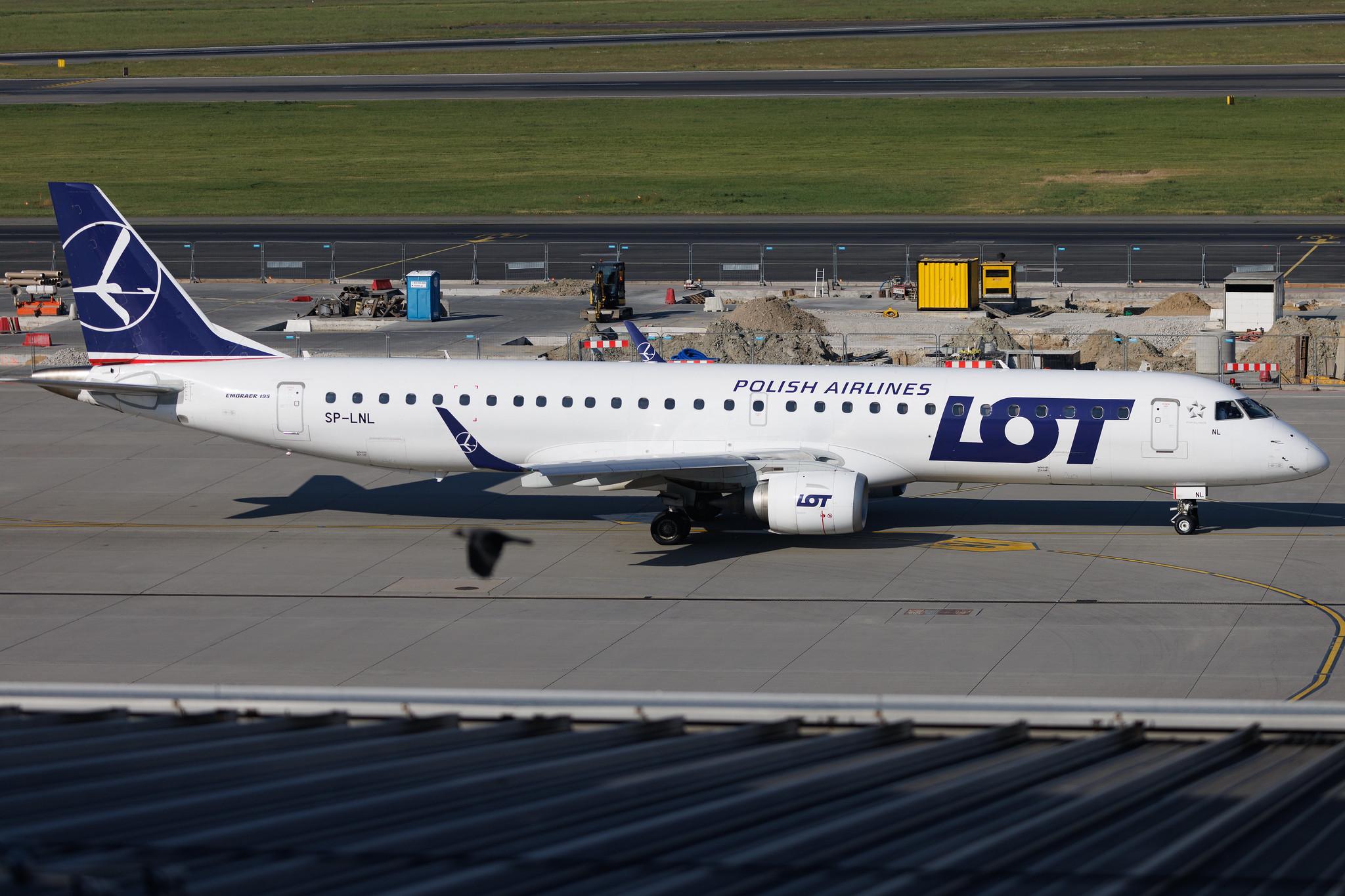 Warsaw Chopin Airport: LOT (LO / LOT) | Embraer E195LR E195 | SP-LNL | MSN 19000382