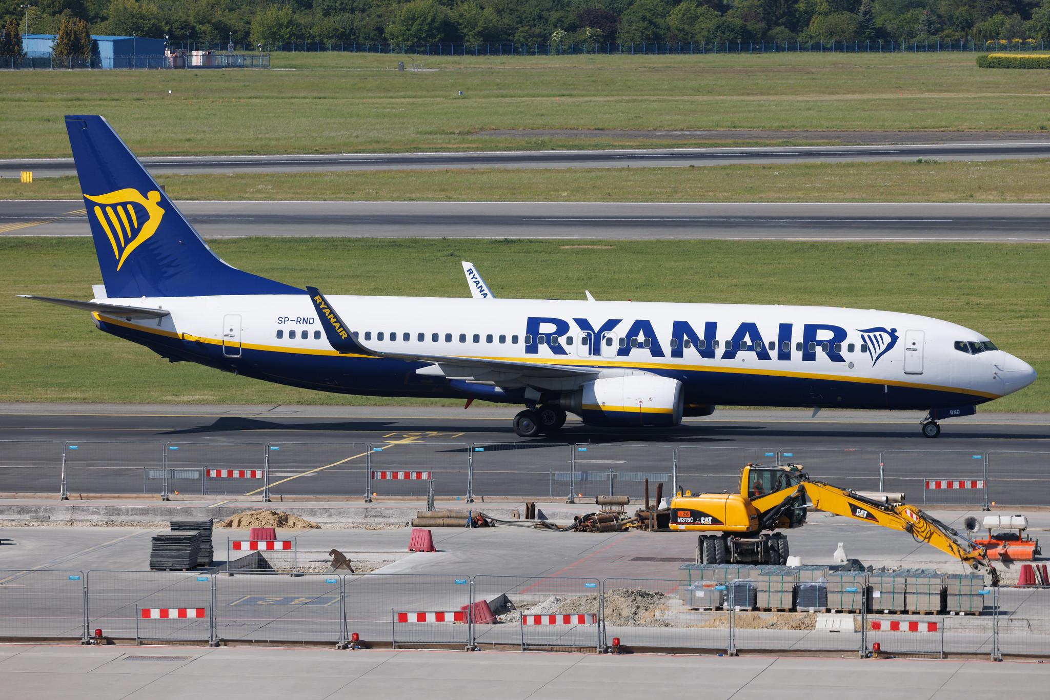 Warsaw Chopin Airport: Ryanair (FR / RYR) | Operator: Buzz | Boeing 737-8AS B738 | SP-RND | MSN 35002