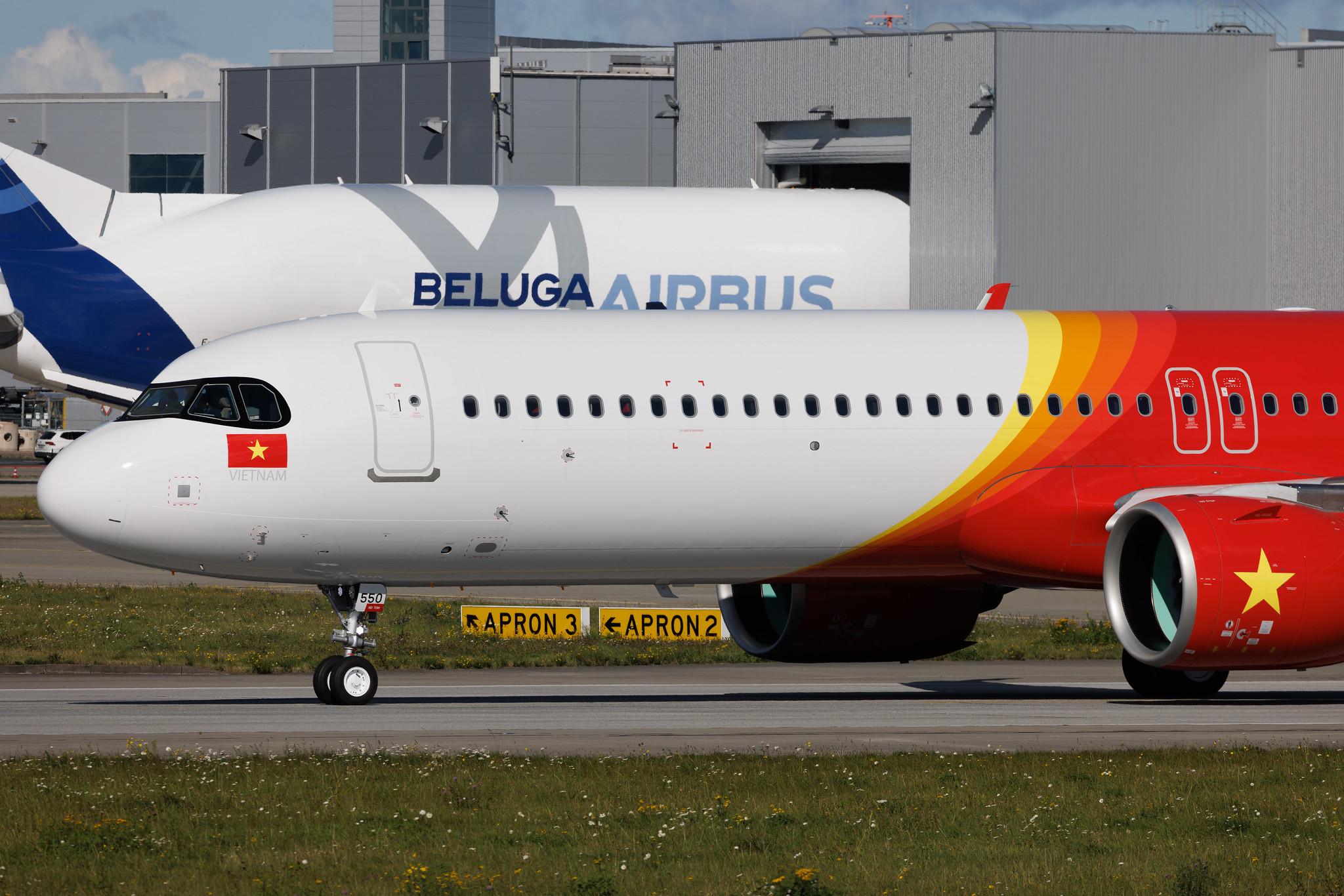 Hamburg Finkenwerder: VietJetAir (VJ / VJC) | Airbus A321-271NX A21N | D-AZAT | VN-A550 | MSN 12266