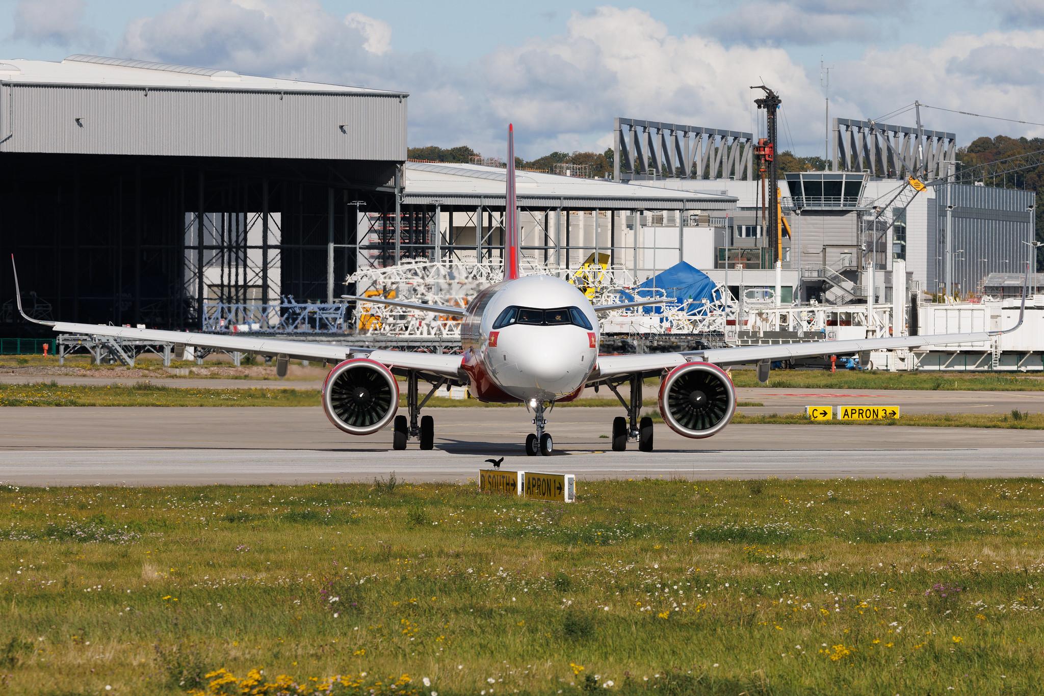 Hamburg Finkenwerder: VietJetAir (VJ / VJC) | Airbus A321-271NX A21N | D-AZAT | VN-A550 | MSN 12266