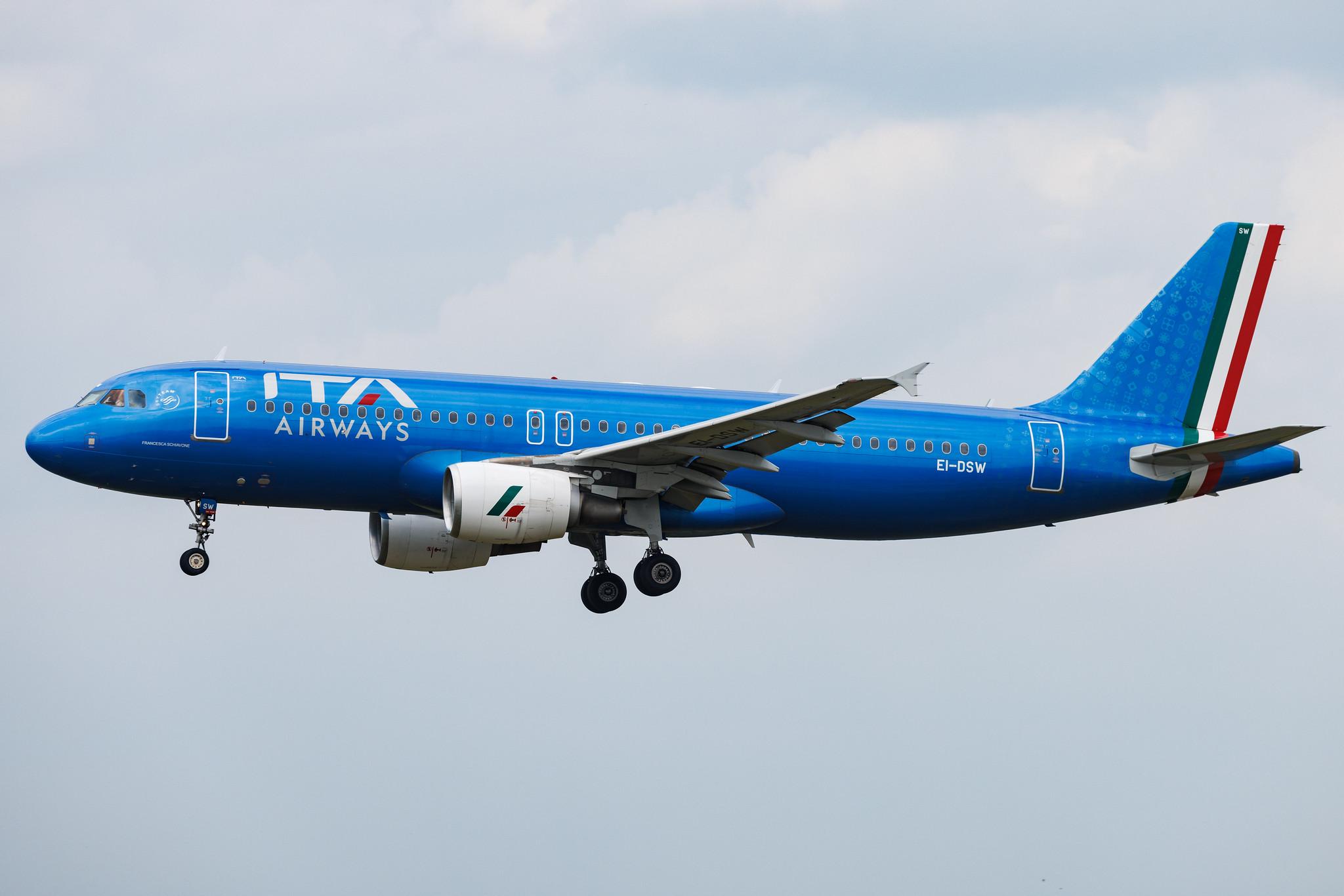 Hamburg Airport: ITA Airways (AZ / ITY) | Airbus A320-216 A320 | EI-DSW | MSN 3609