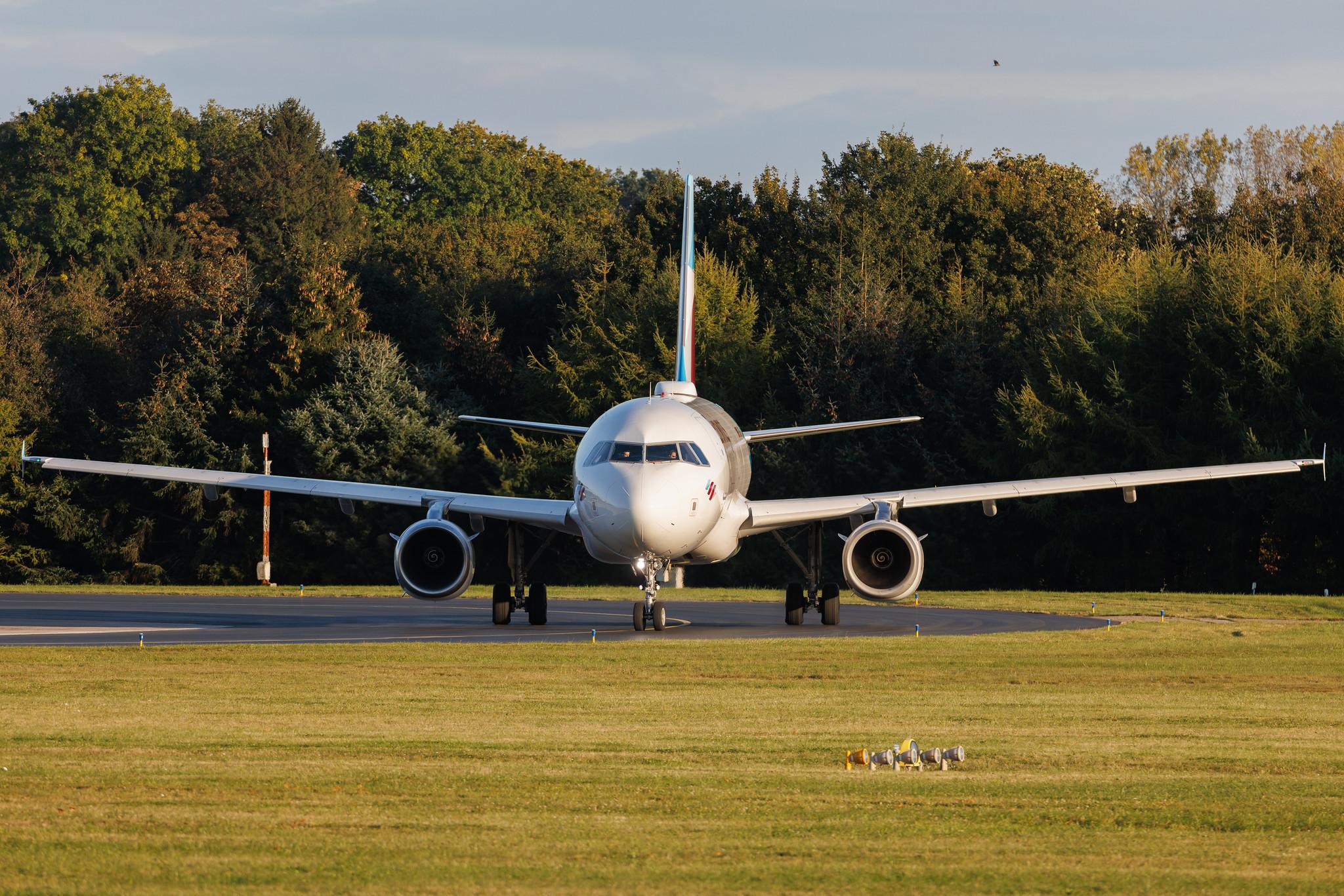 Hamburg Airport: Eurowings (EW / EWG) | Airbus A319-132 A319 | D-AGWP | MSN 04227