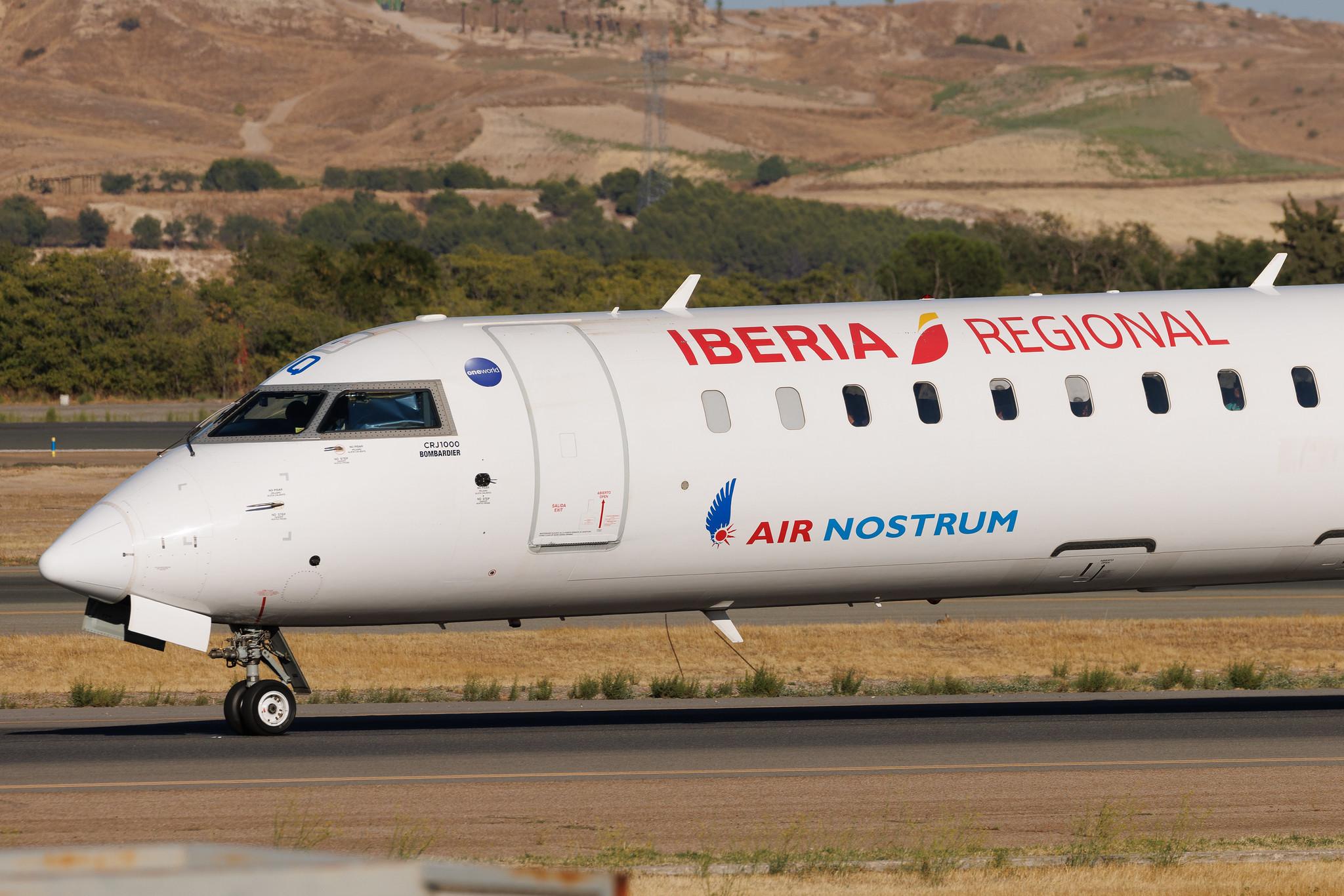 Madrid Barajas Airport: Iberia Regional (IB / IBE) | Operator: Air Nostrum | Mitsubishi CRJ-1000 CRJX | EC-MNQ | MSN 19051