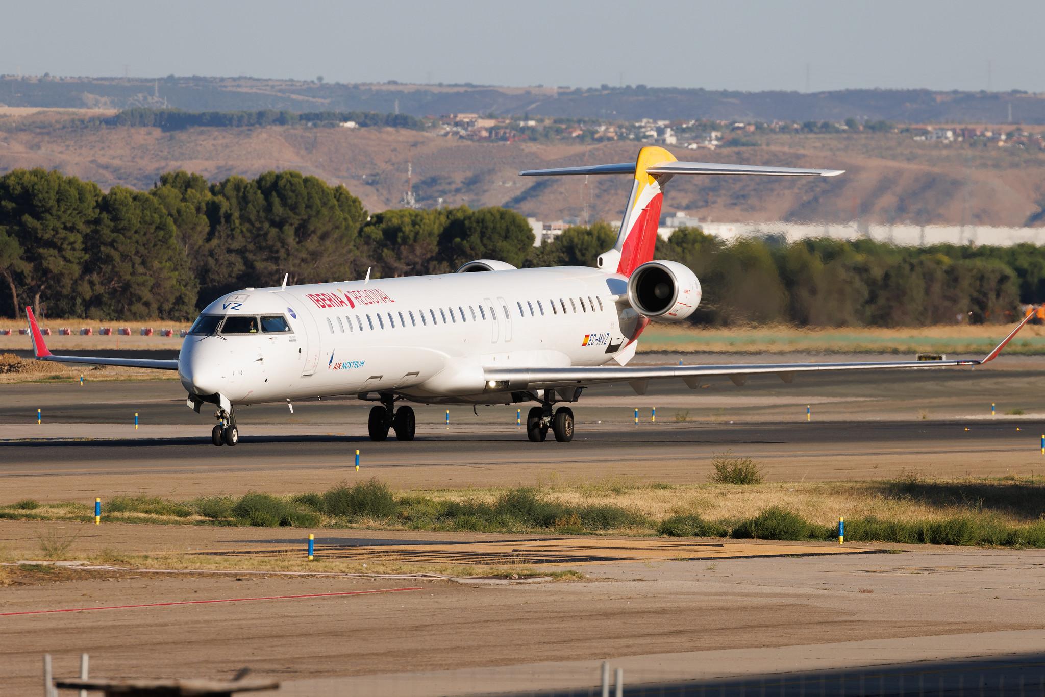 Madrid Barajas Airport: Iberia Regional (IB / IBE) | Operator: Air Nostrum | Mitsubishi CRJ-1000 CRJX | EC-MVZ | MSN 19063