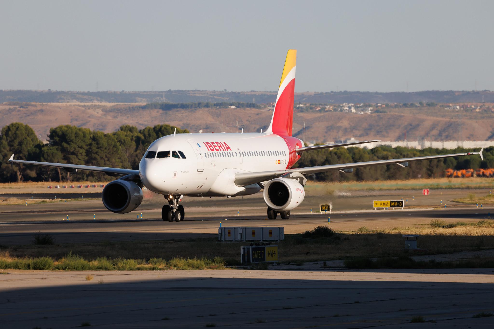 Madrid Barajas Airport: Iberia (IB / IBE) | Airbus A319-111 A319 | EC-KUB | MSN 03651