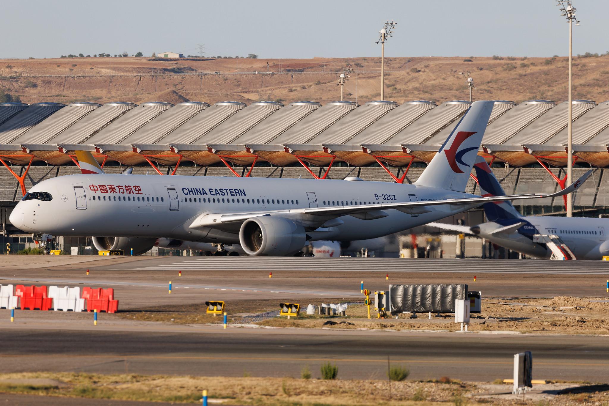 Madrid Barajas Airport: China Eastern Airlines (MU / CES) | Airbus A350-941 A359 | B-32CZ | MSN 561